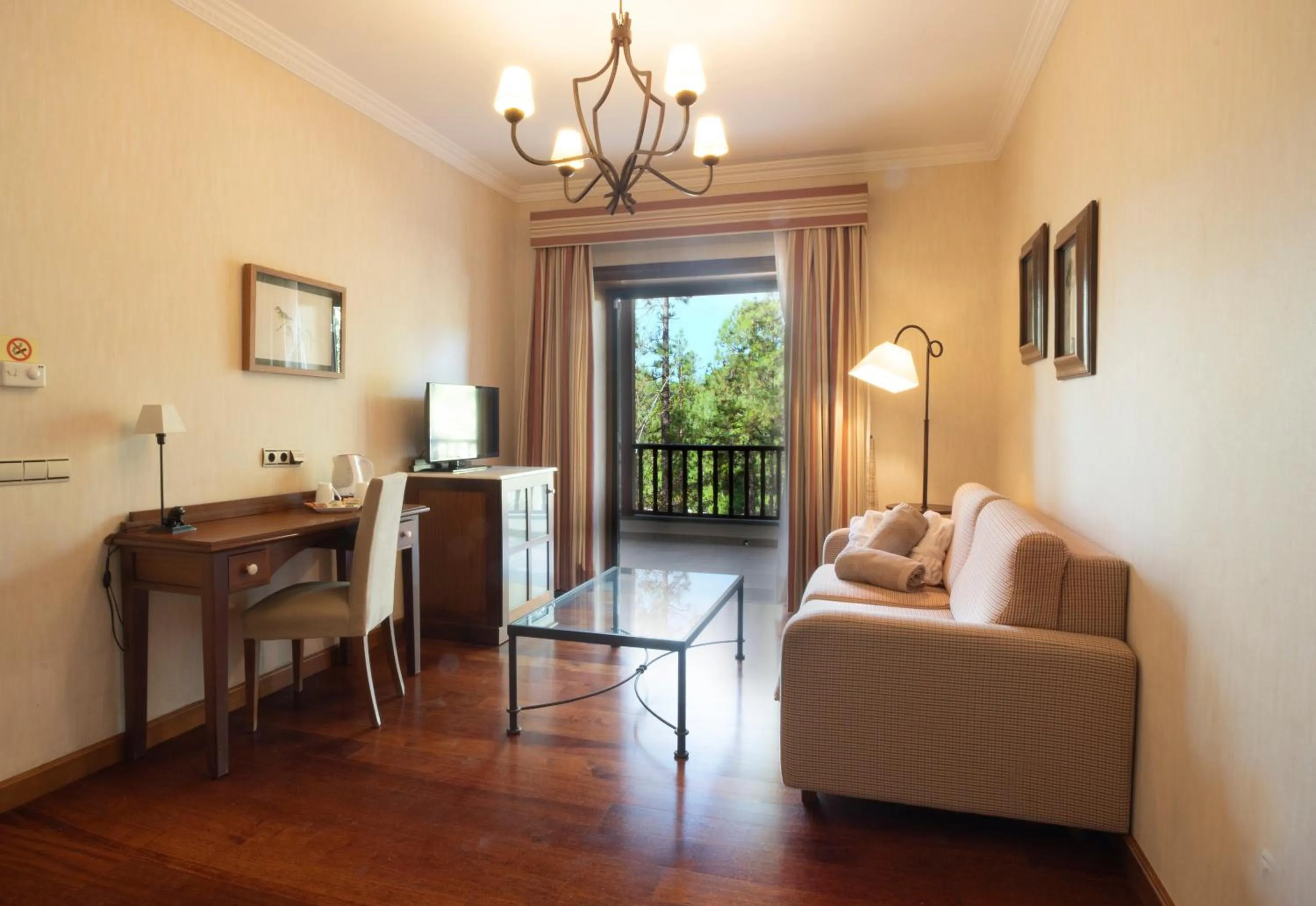 Living room in Hotel Spa Villalba