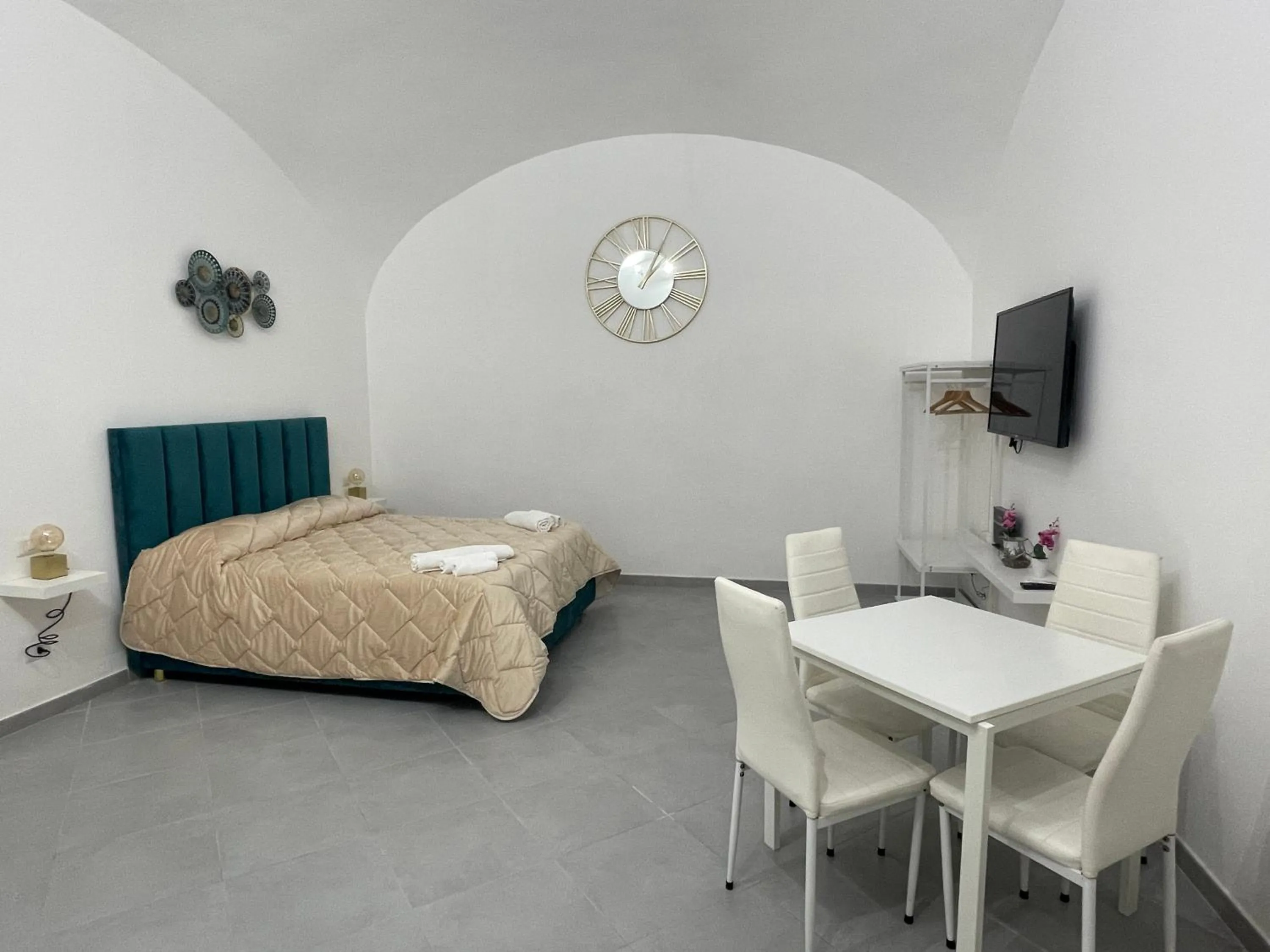 Bed in B&B suite anfiteatro Pozzuoli