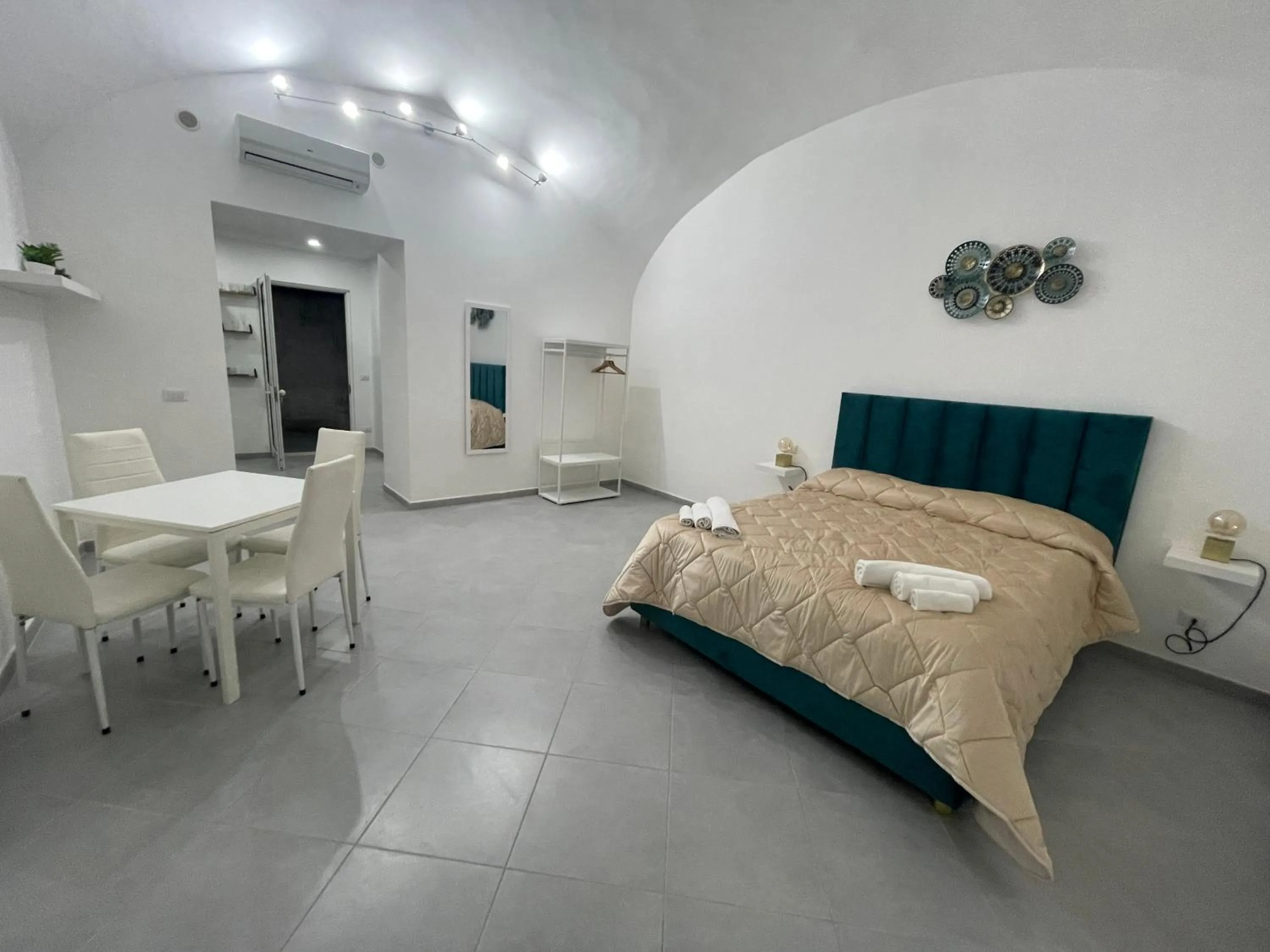 Bed in B&B suite anfiteatro Pozzuoli
