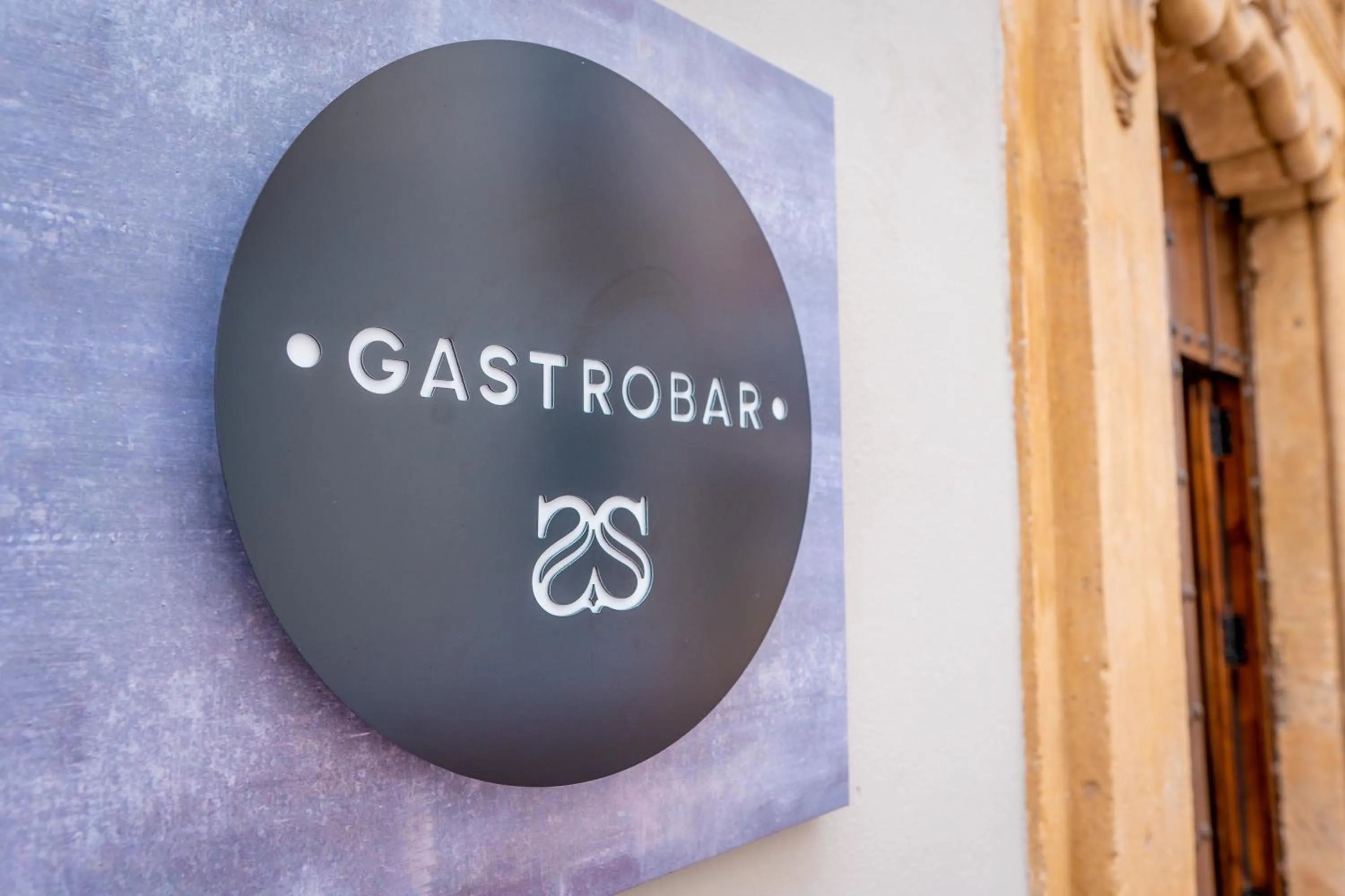 Restaurant/places to eat in Hotel Maestranza