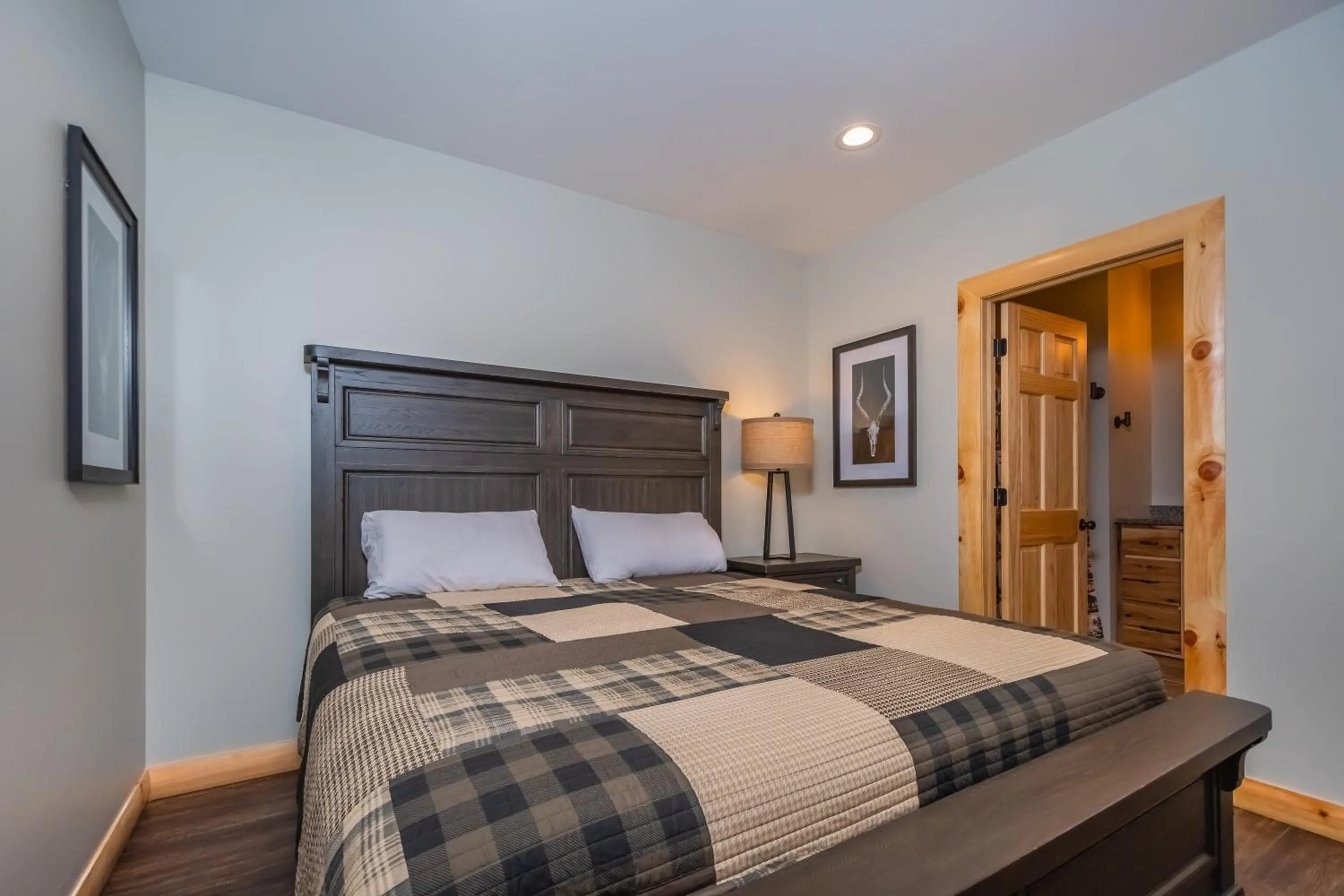 Property building, Bed in CJs Mountain Lodge