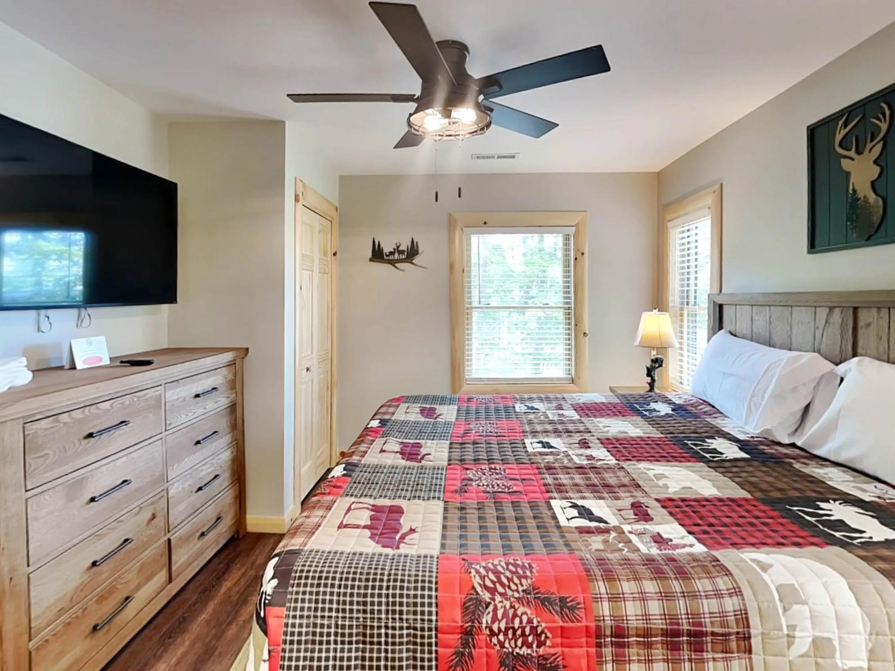 Bed in CJs Mountain Lodge