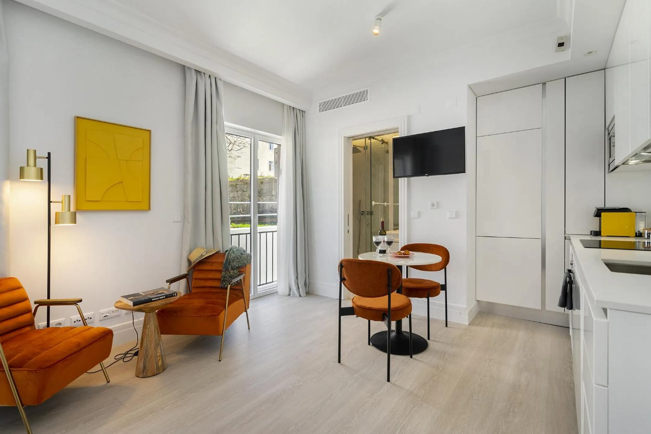 Kitchen or kitchenette in Les Deux Mariettes Apartments & Suites