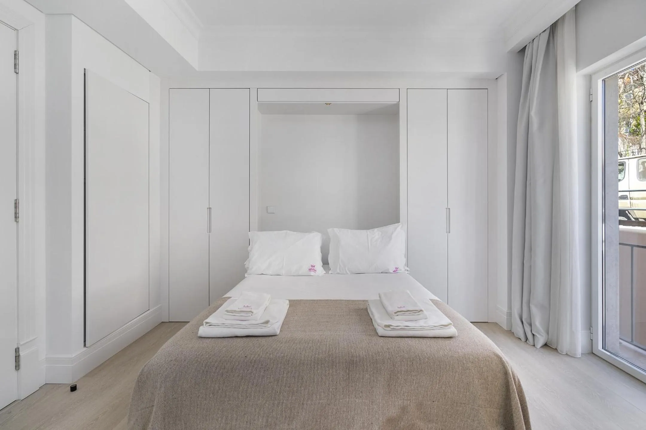 Bed in Les Deux Mariettes Apartments & Suites