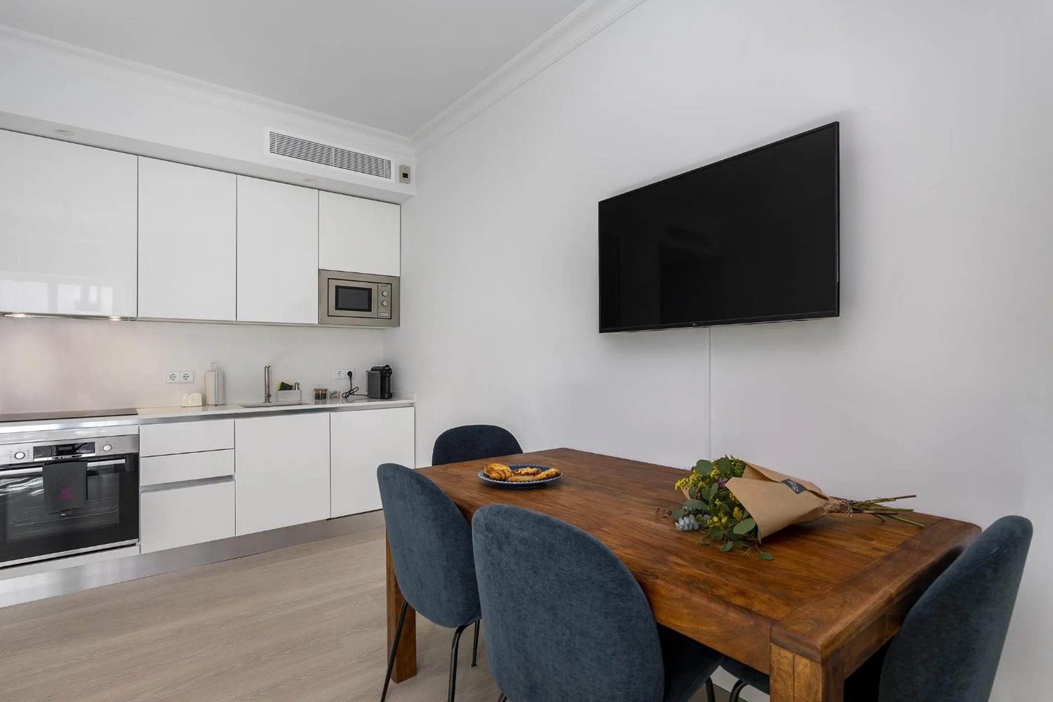 Kitchen or kitchenette in Les Deux Mariettes Apartments & Suites