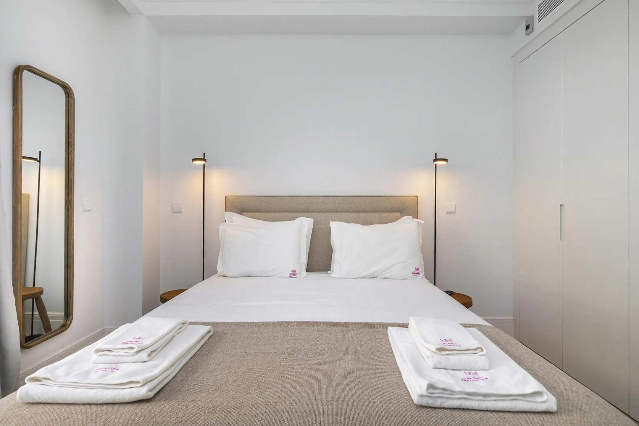 Bed in Les Deux Mariettes Apartments & Suites