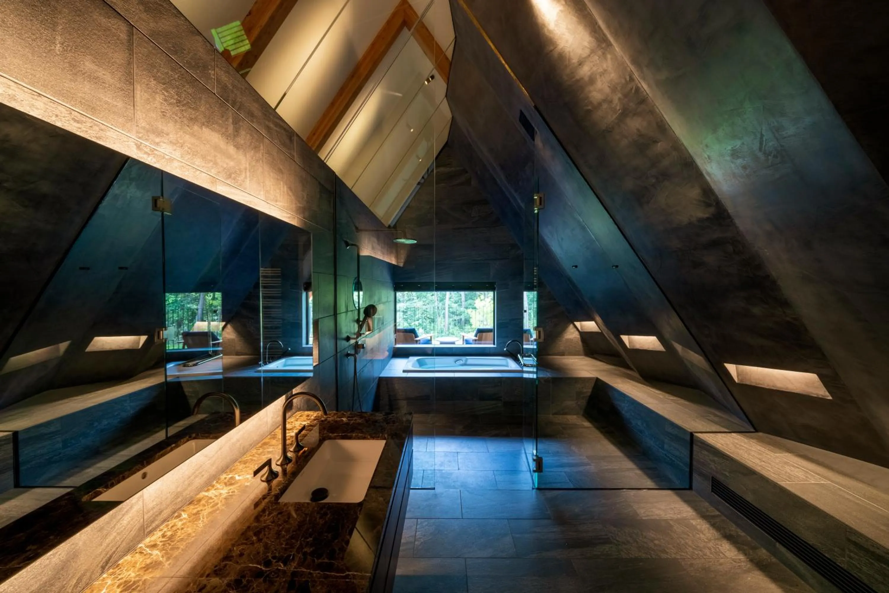 Bathroom, Bed in KanollyResorts Hakuba