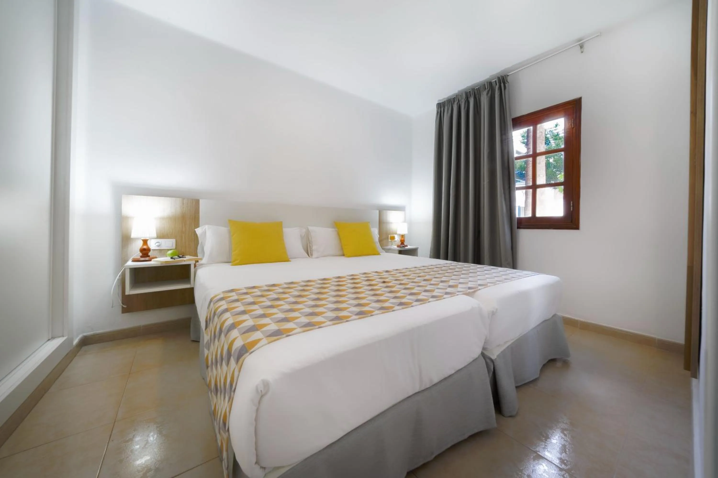 Bedroom, Bed in Labranda Playa Club