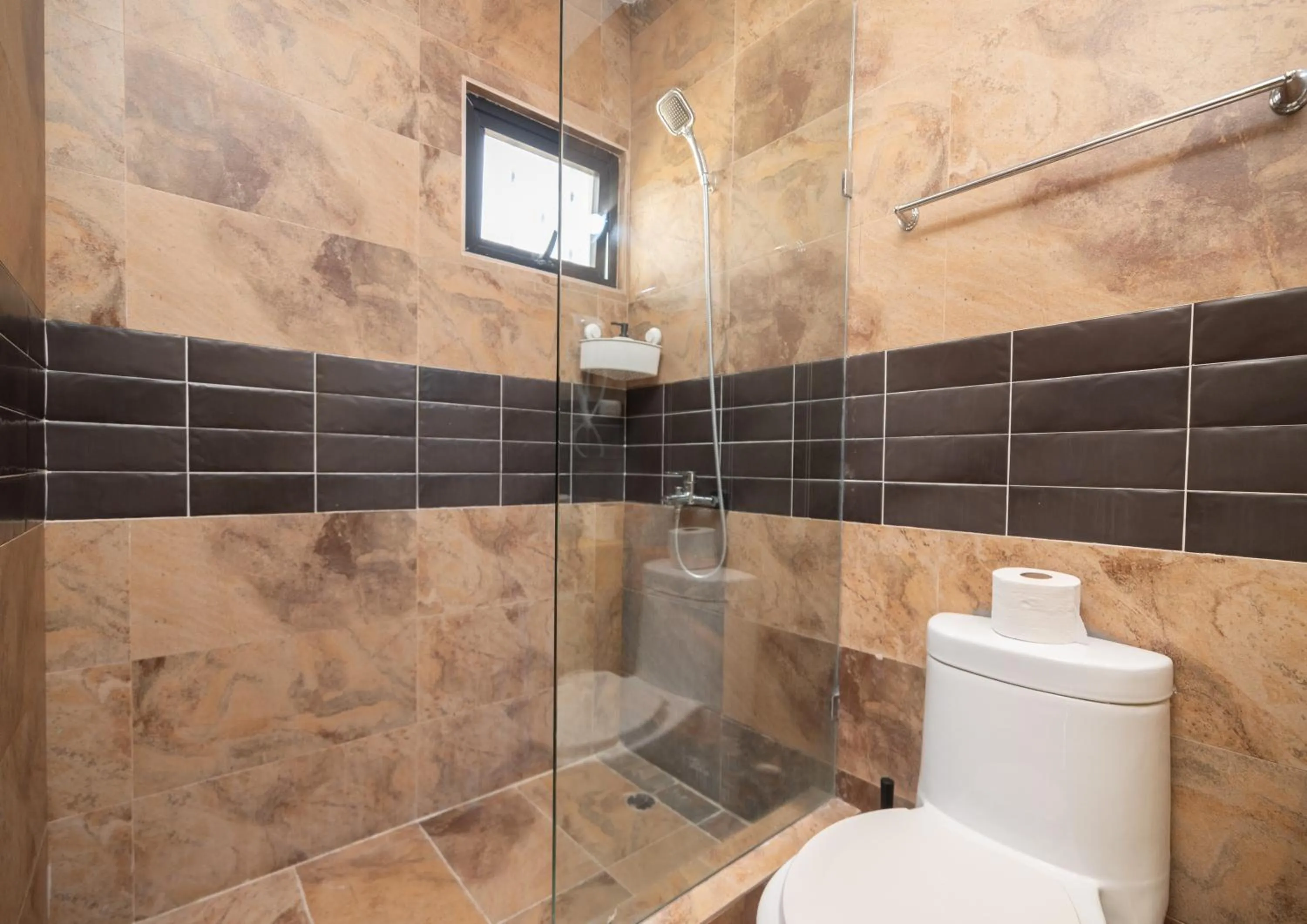 Shower in Hotel La Casona MC