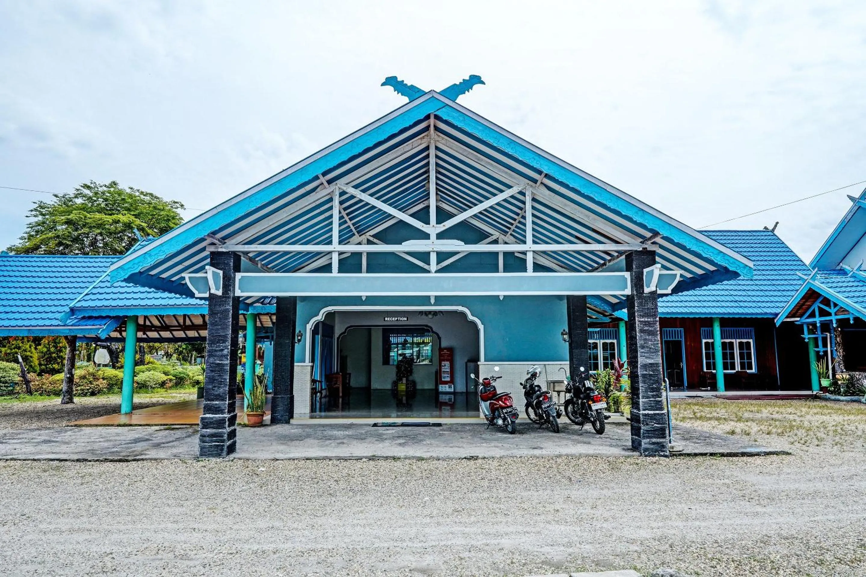 Facade/entrance in Capital O 91806 Hotel Batu Suli