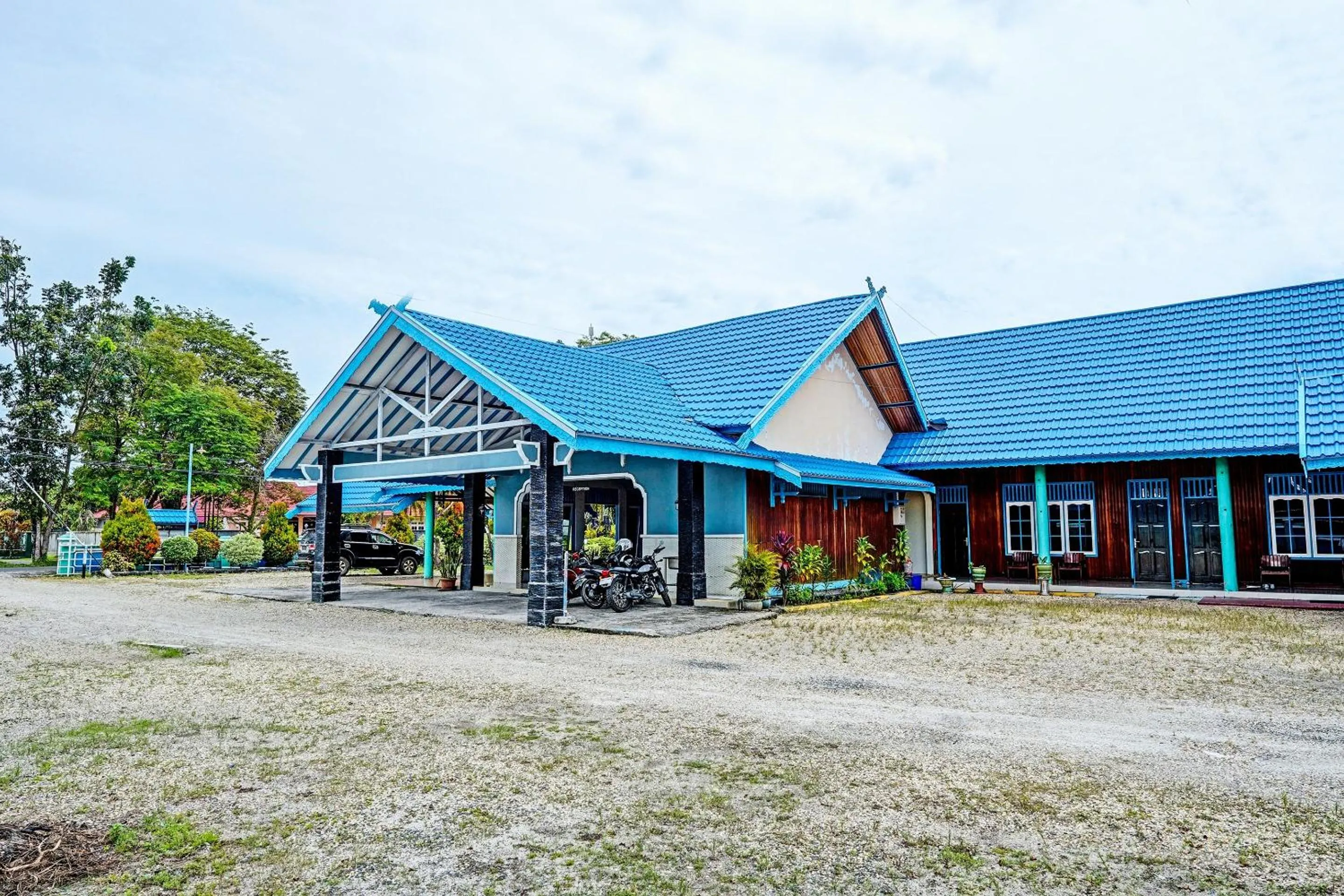 Facade/entrance in Capital O 91806 Hotel Batu Suli