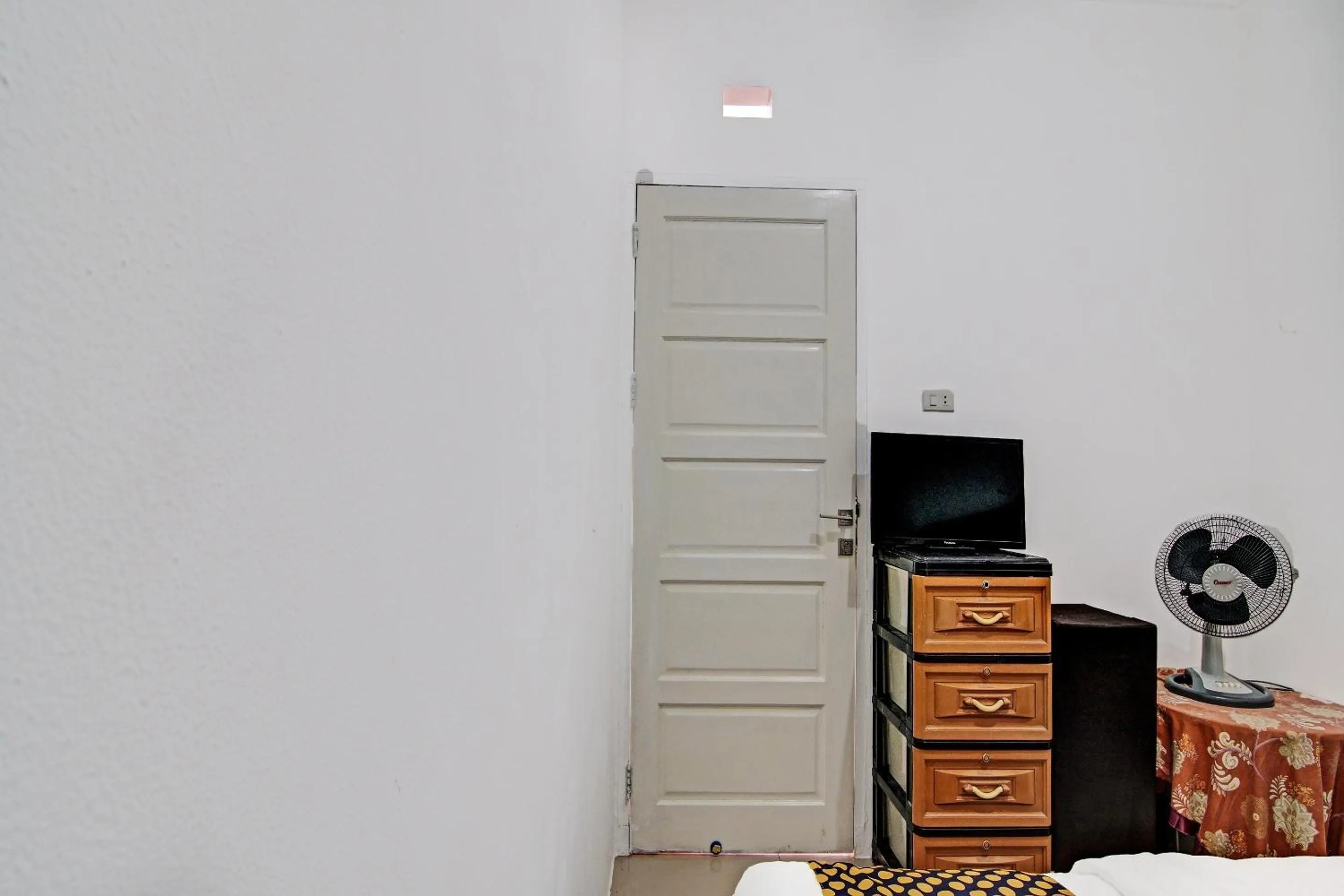 Bedroom in Hotel O Homestay Dinda Syariah Near Masjid Al Amin