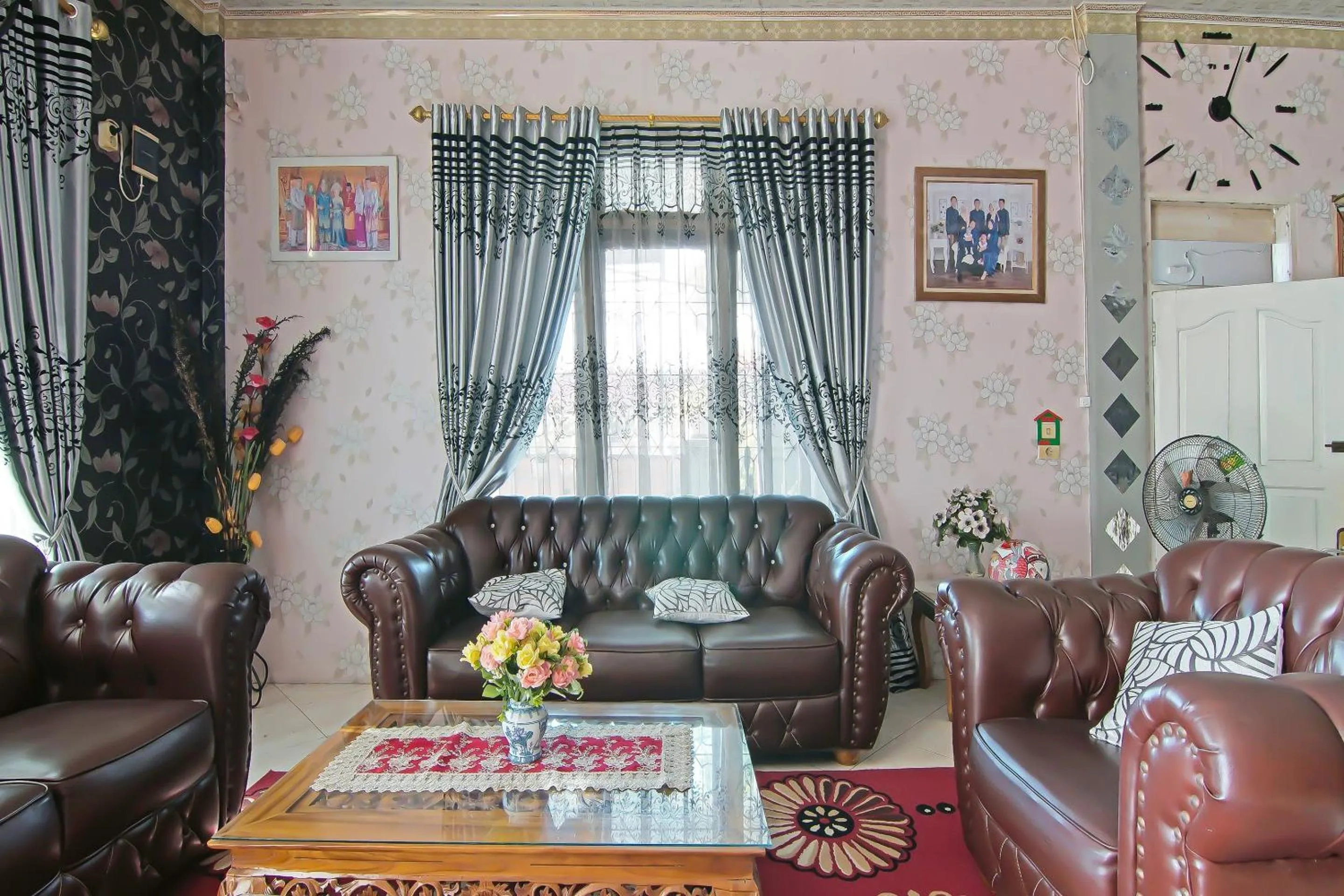 Lobby or reception in Hotel O Yoezef Homestay Syariah