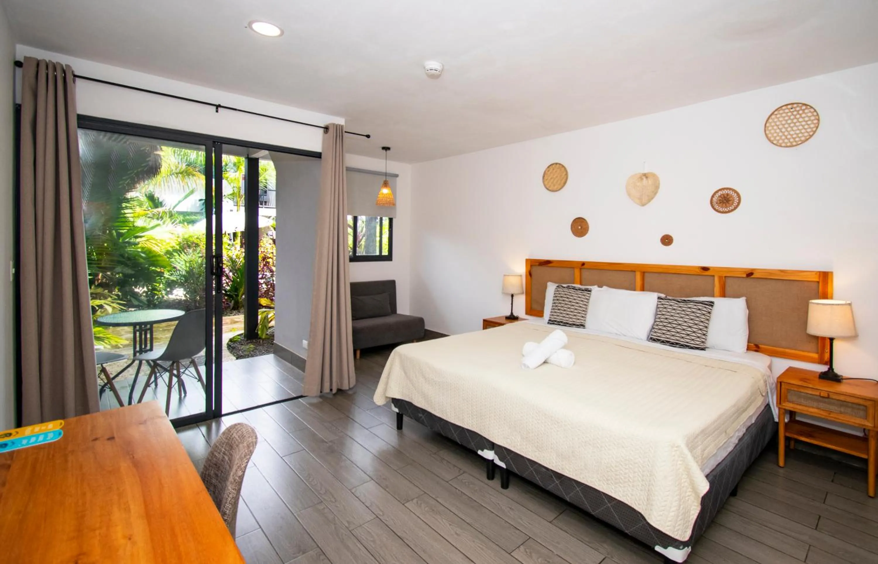 Property building, Bed in Yuli Hotel