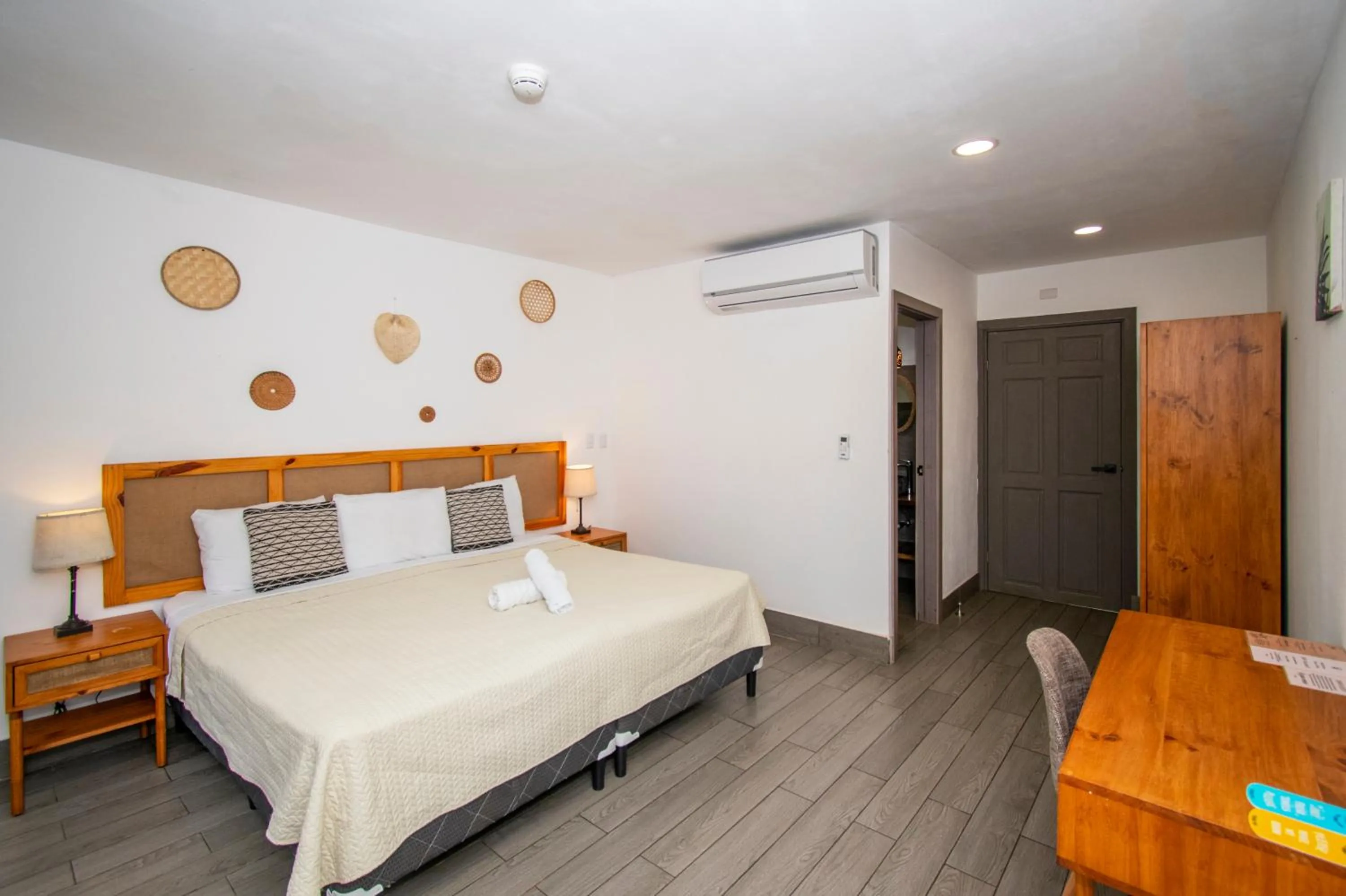 Property building, Bed in Yuli Hotel