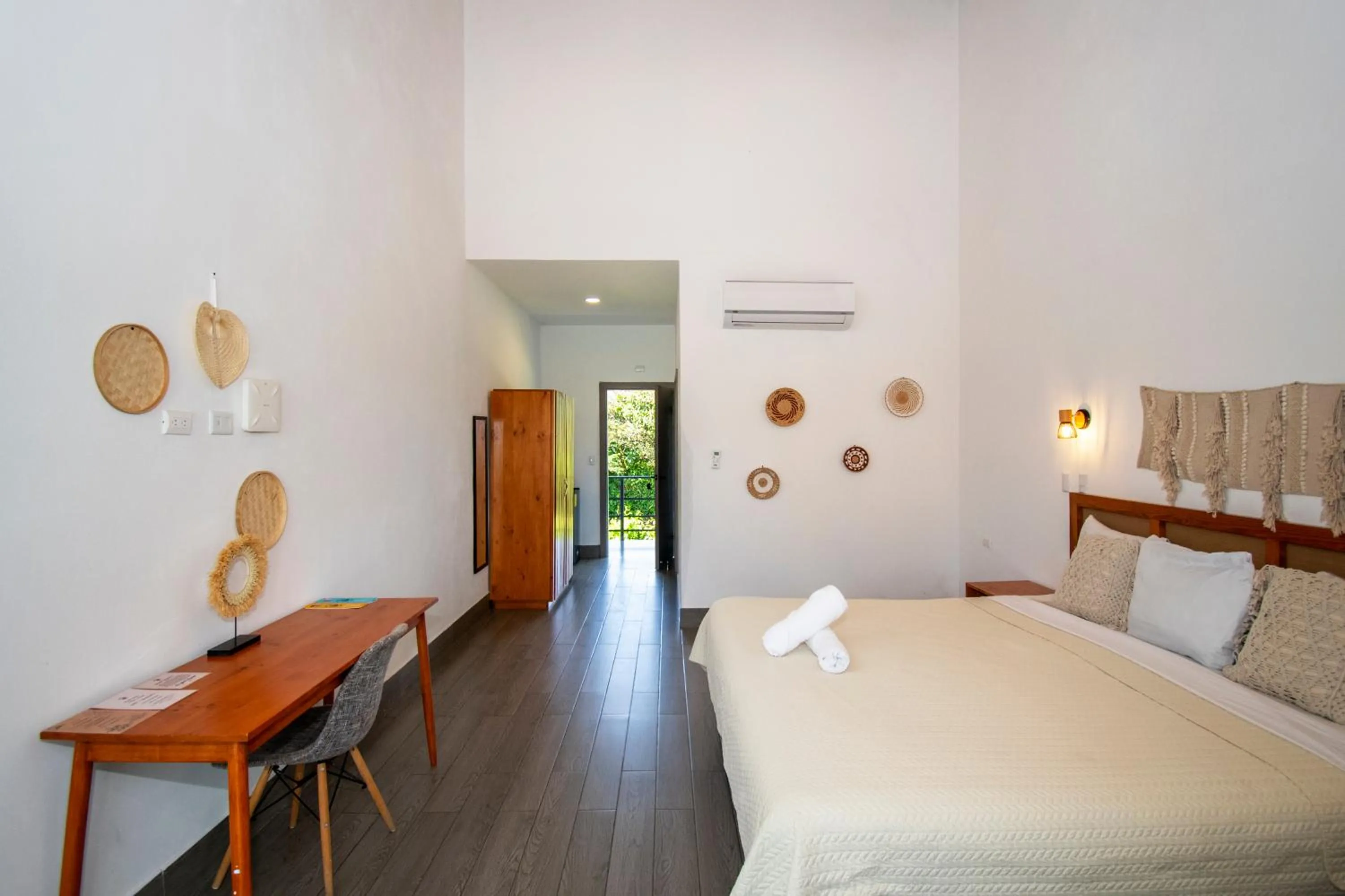 Property building, Bed in Yuli Hotel