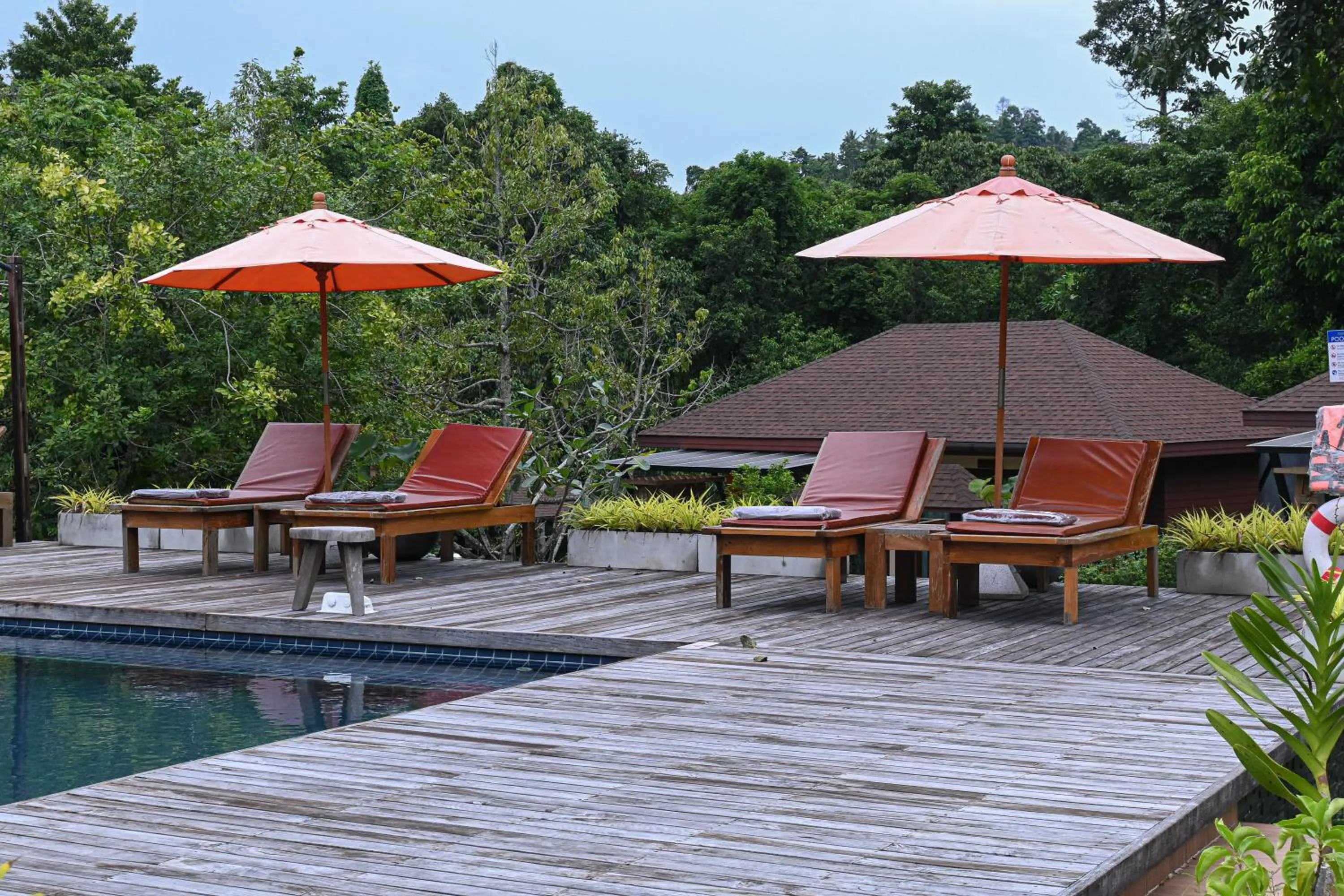 Pool view in Cascade Tara