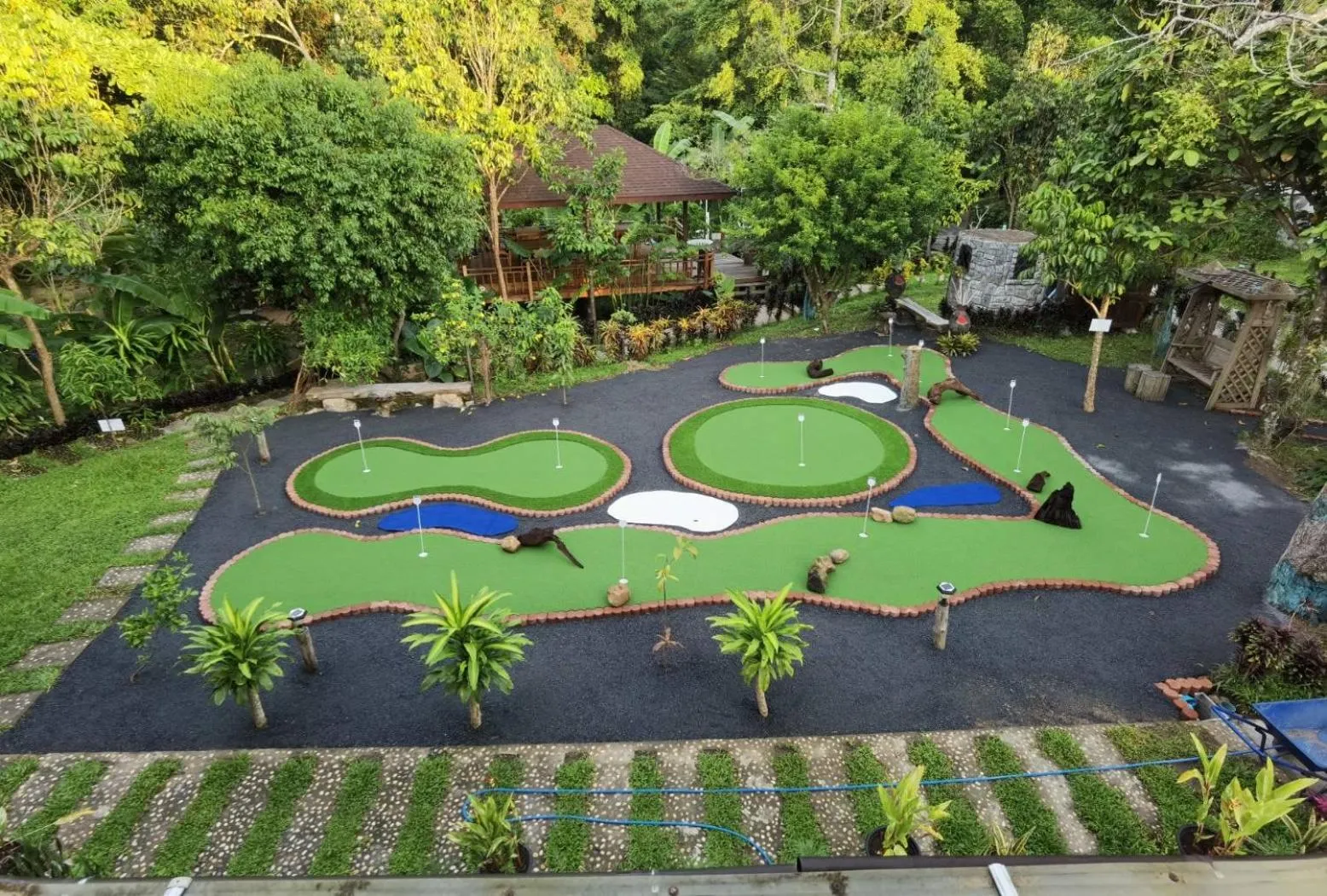 Minigolf in Cascade Tara