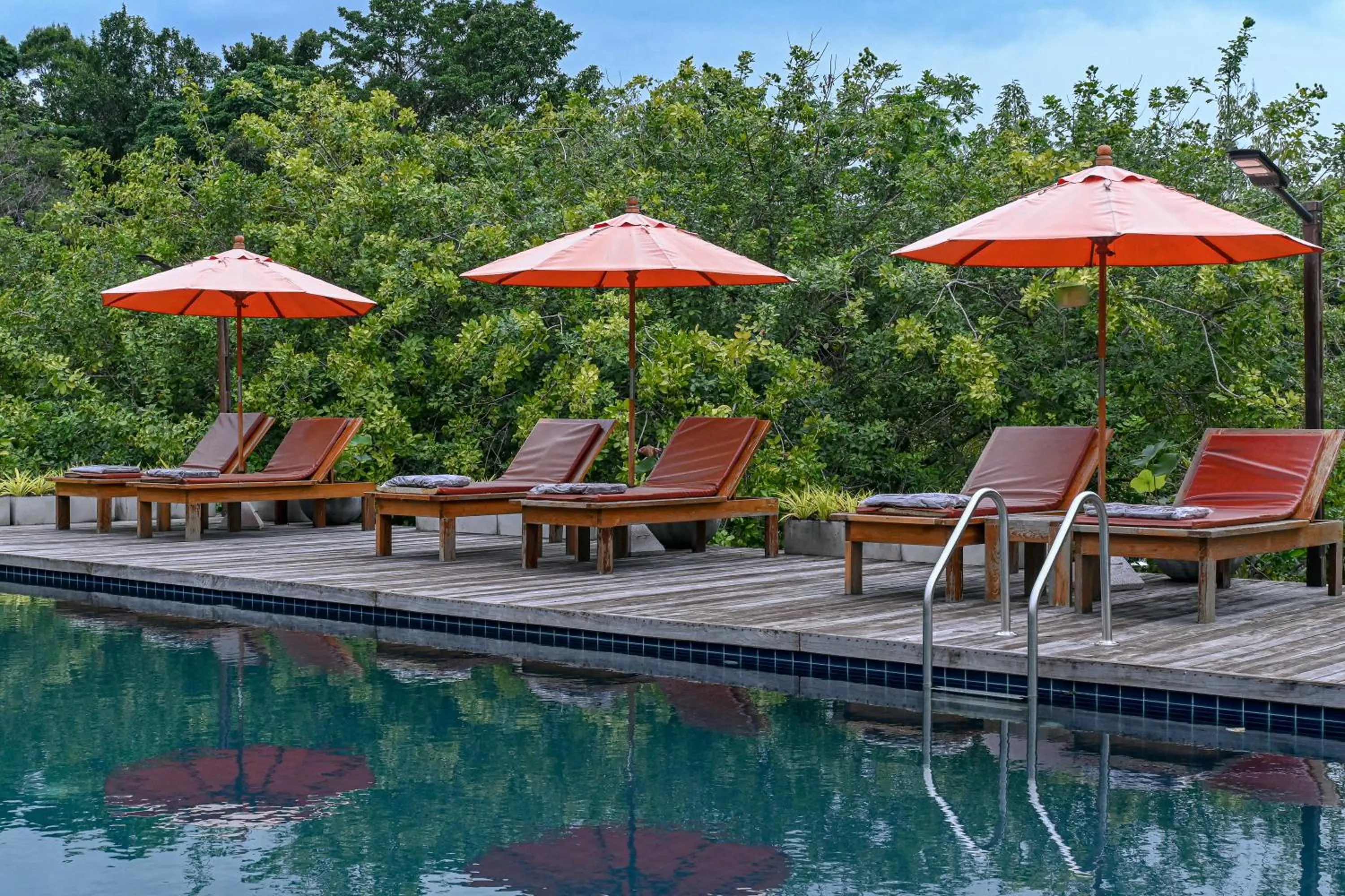 Pool view in Cascade Tara