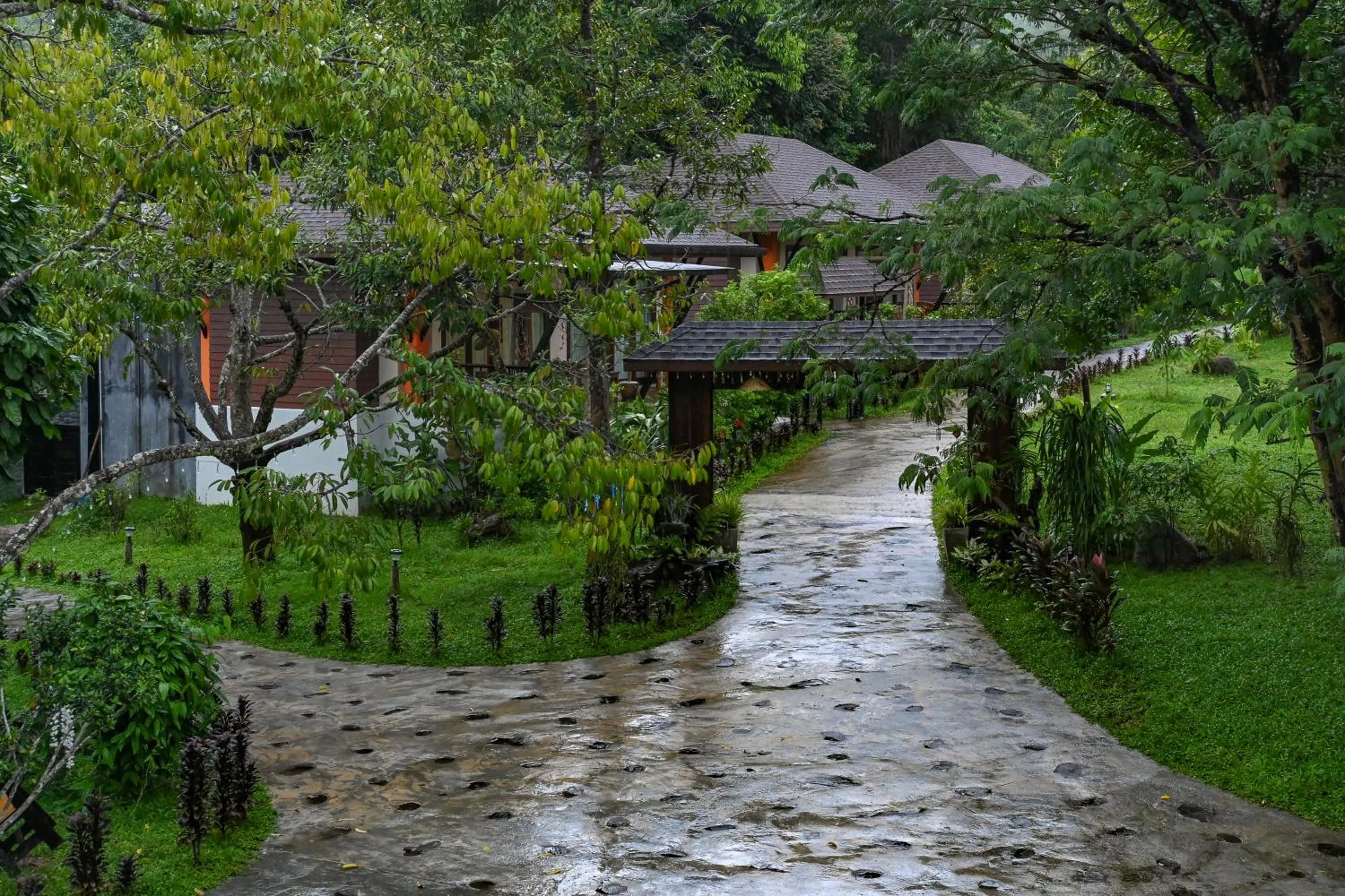 Property building in Cascade Tara