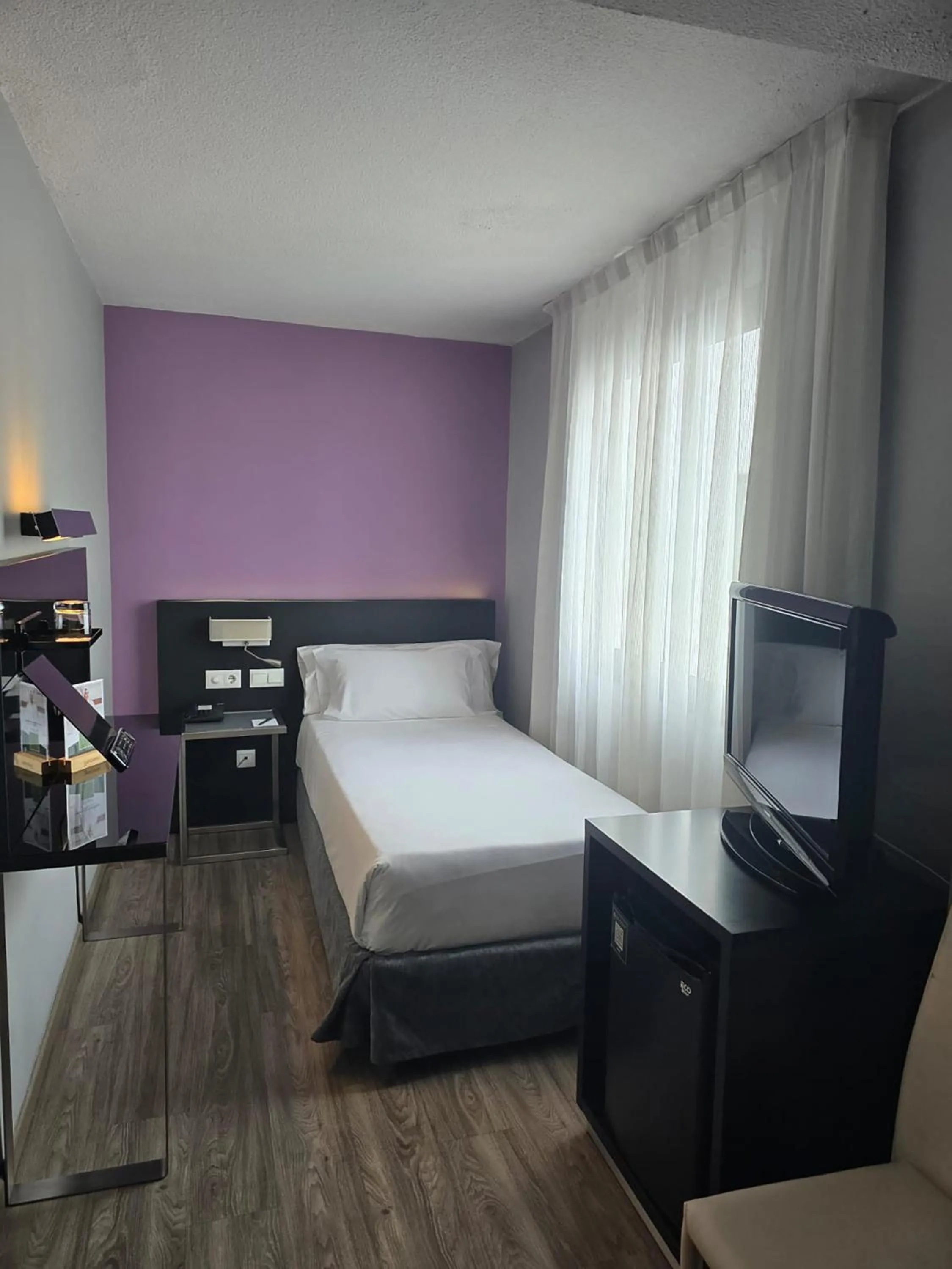 Photo of the whole room, Bed in Sercotel Córdoba Medina Azahara