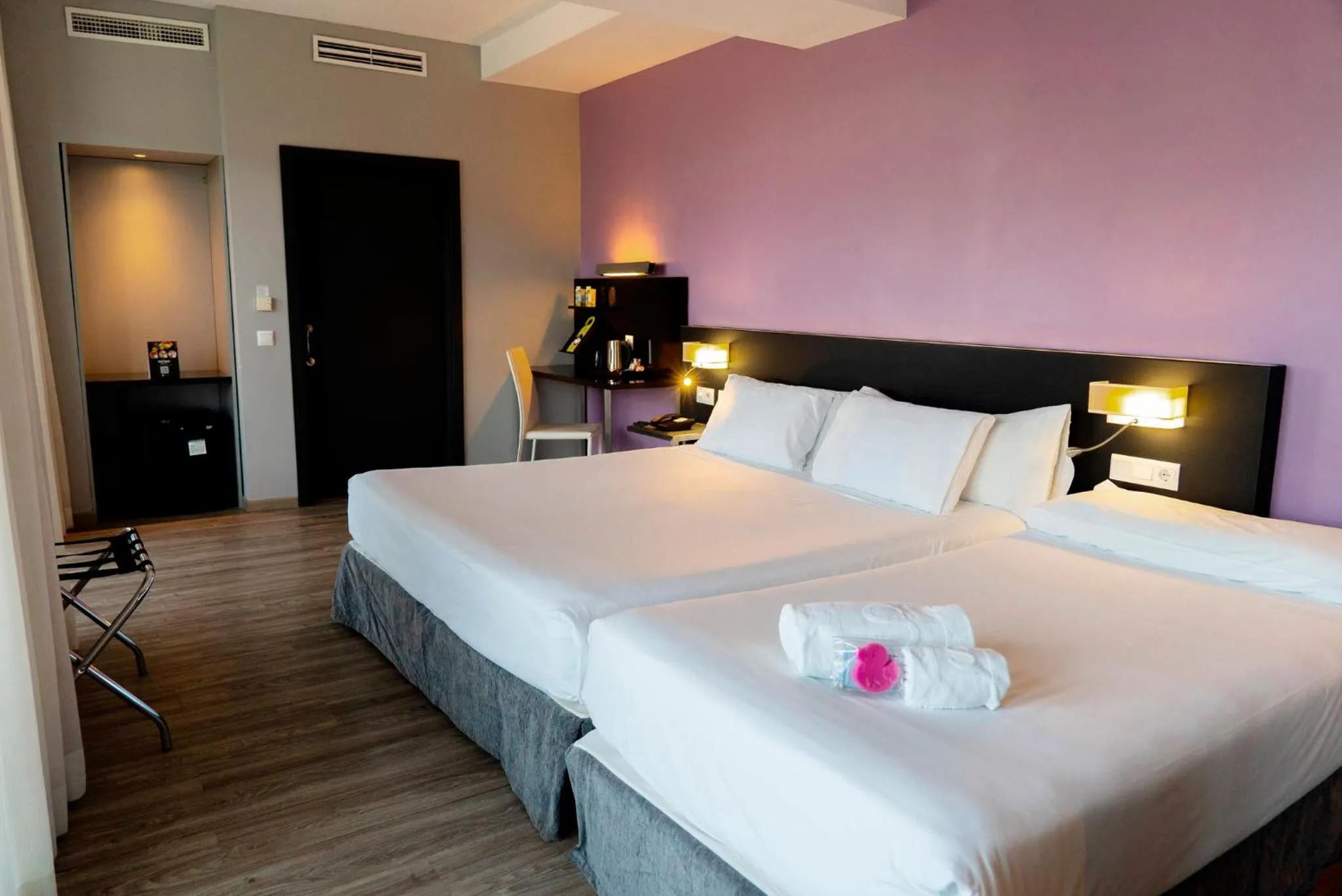 Photo of the whole room, Bed in Sercotel Córdoba Medina Azahara