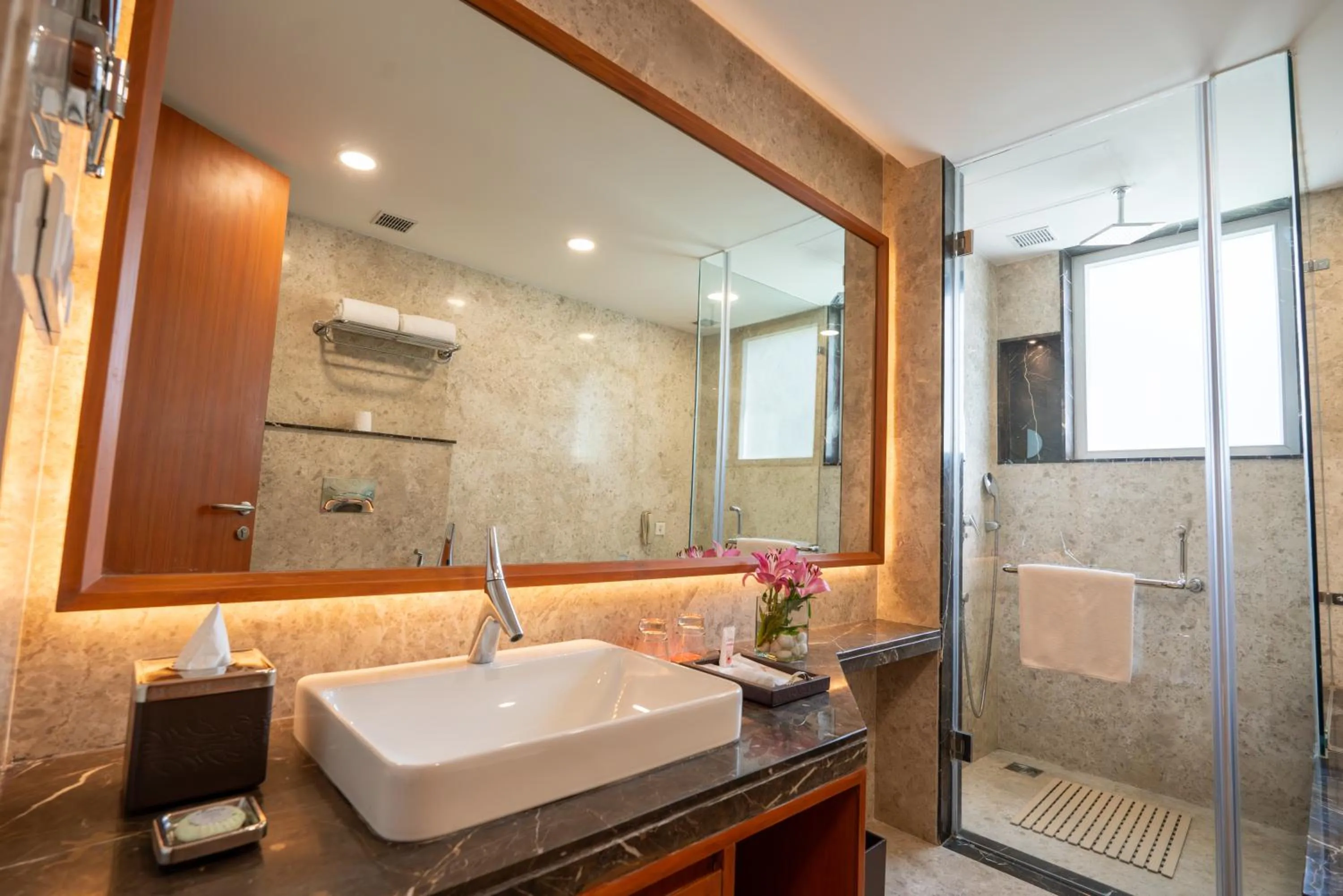 Shower in Welcomhotel By ITC Hotels, Jim Corbett