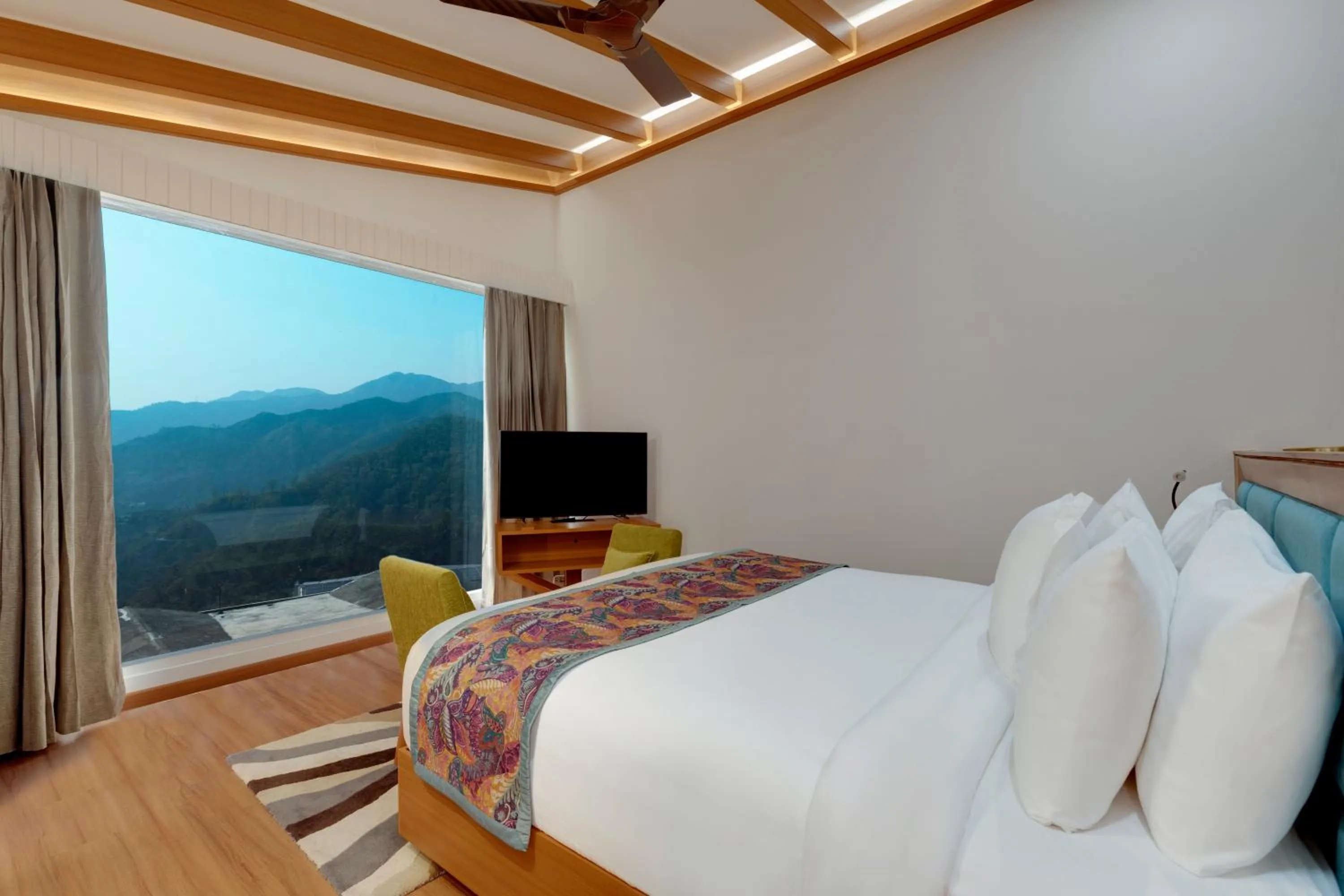 Bedroom, Bed in Welcomhotel By ITC Hotels, Jim Corbett