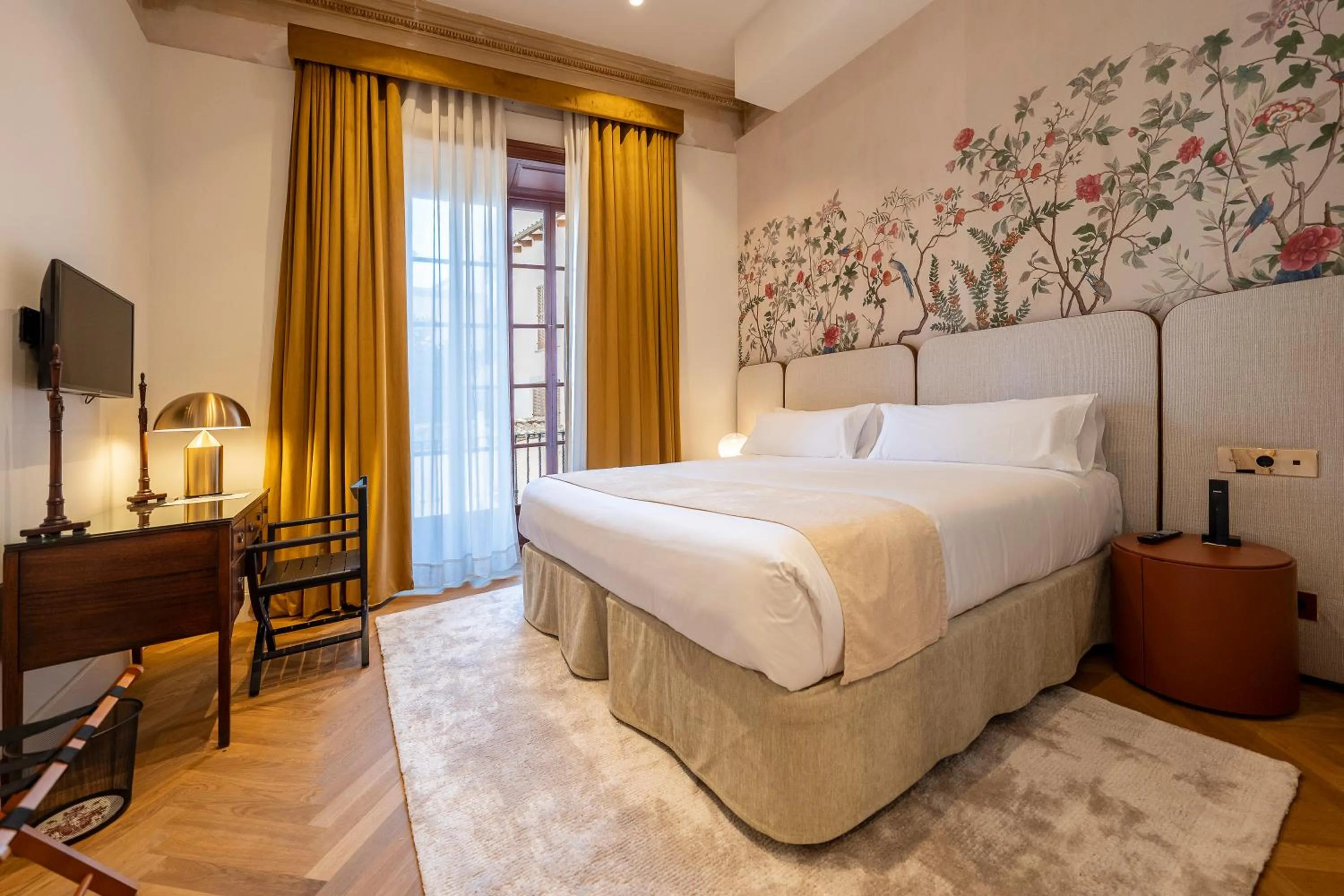 Photo of the whole room, Bed in Palacio Ca Sa Galesa