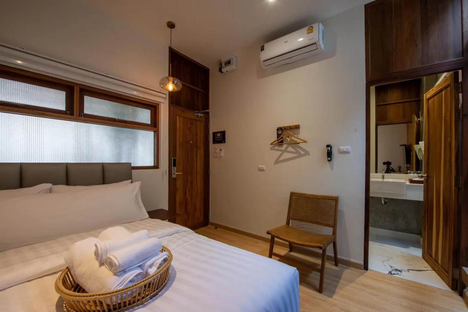 Bedroom, Bed in U chaikhong