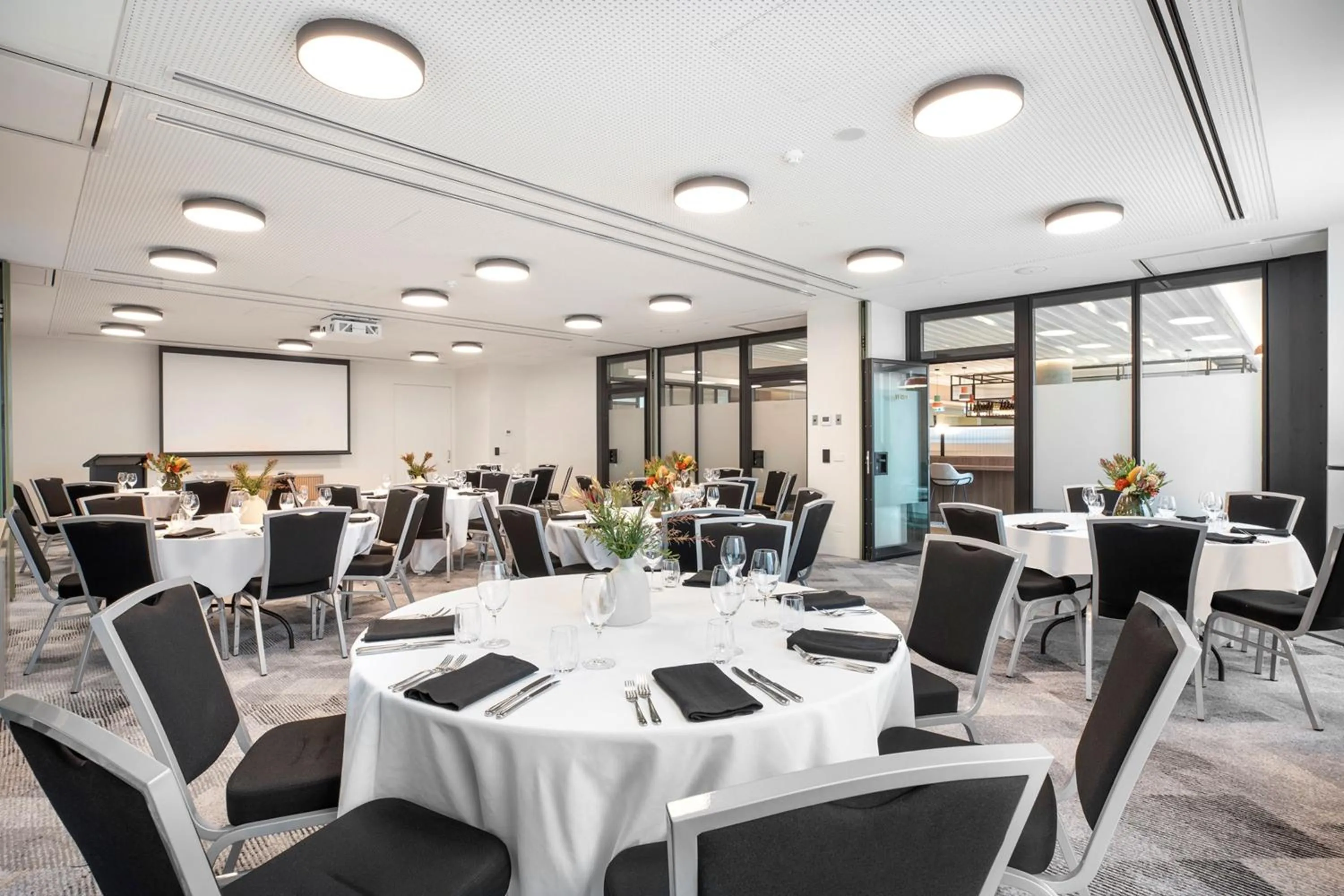 Meeting/conference room in Holiday Inn & Suites Geelong by IHG