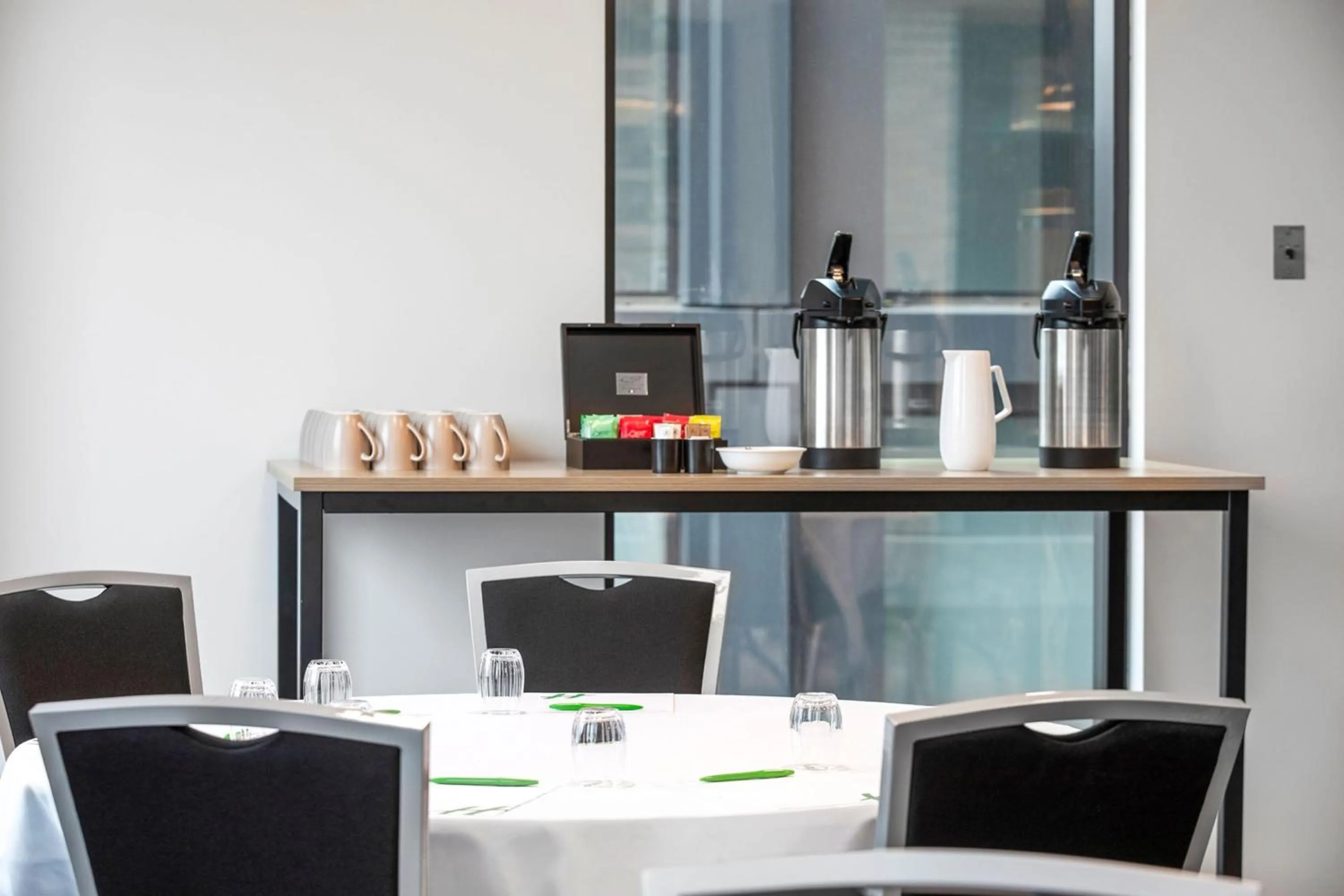 Meeting/conference room in Holiday Inn & Suites Geelong by IHG