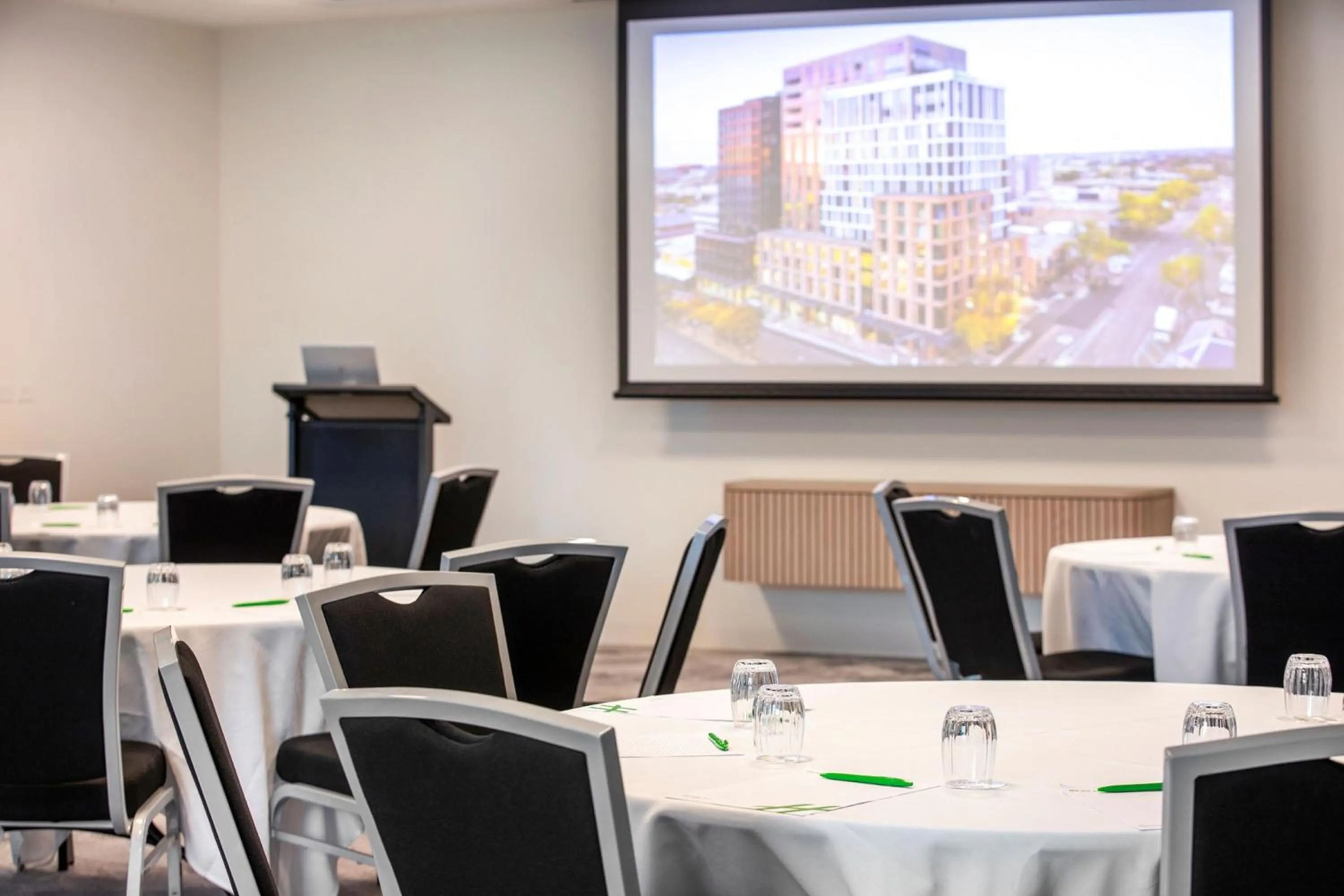 Meeting/conference room in Holiday Inn & Suites Geelong by IHG