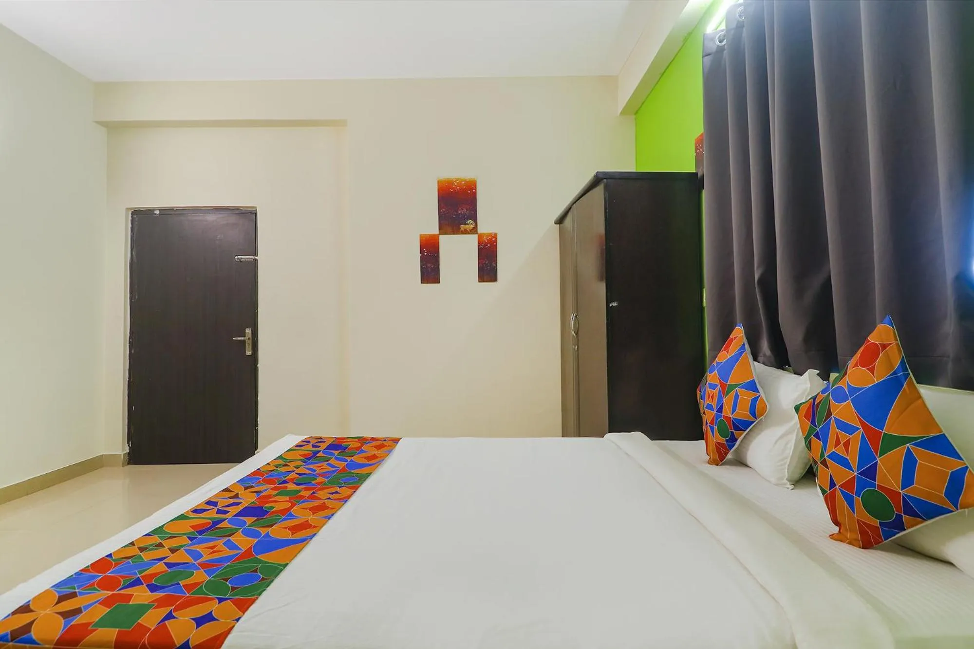 Photo of the whole room, Bed in FabHotel Broholic - Nr Biodiversity Complex, Gachibowli, Silpa Gram Craft Village, HITEC City