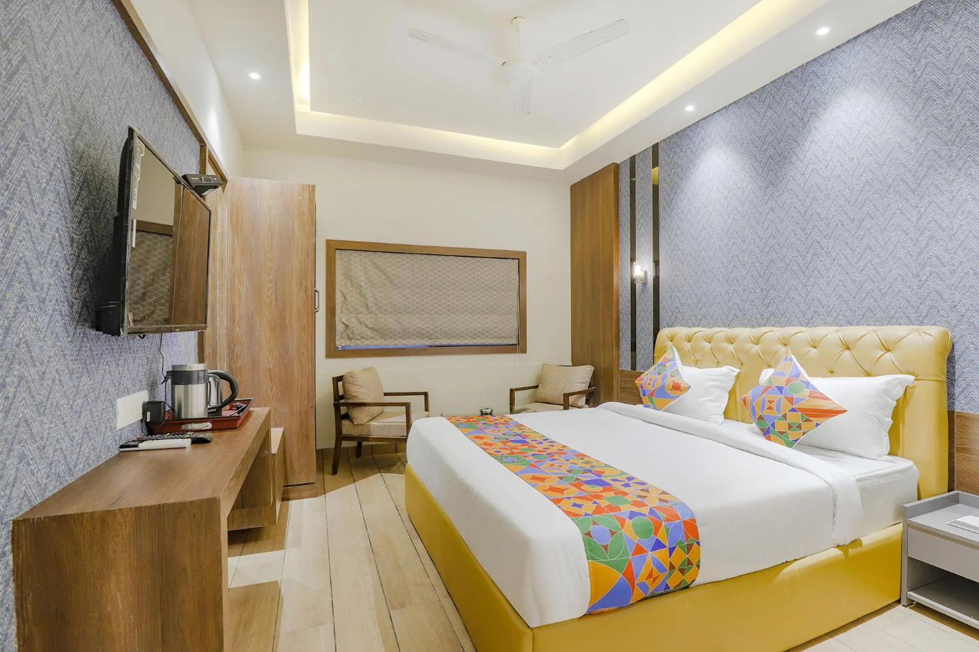 TV and multimedia in FabHotel Meritus Inn