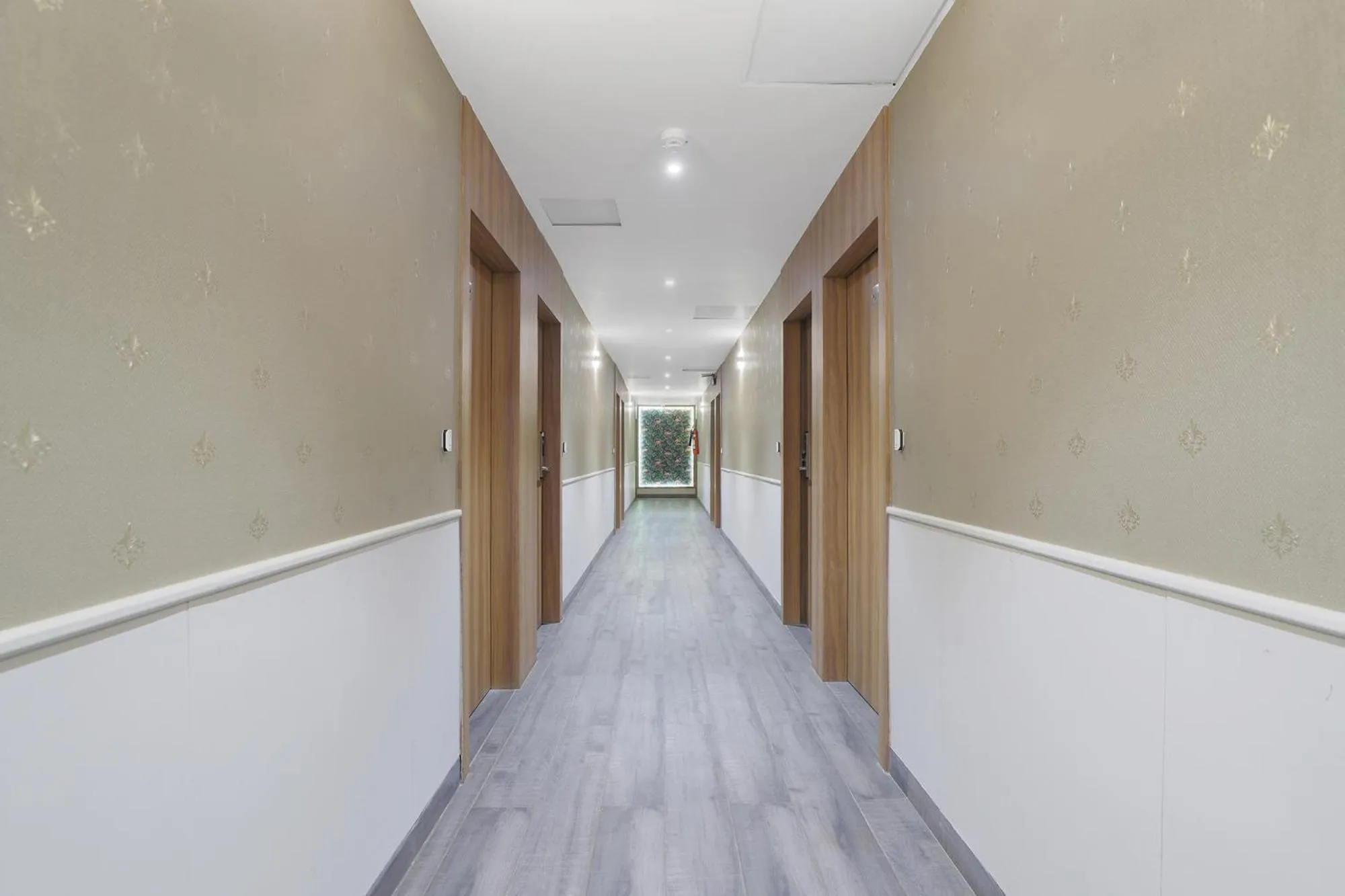 Lobby or reception in FabHotel Meritus Inn