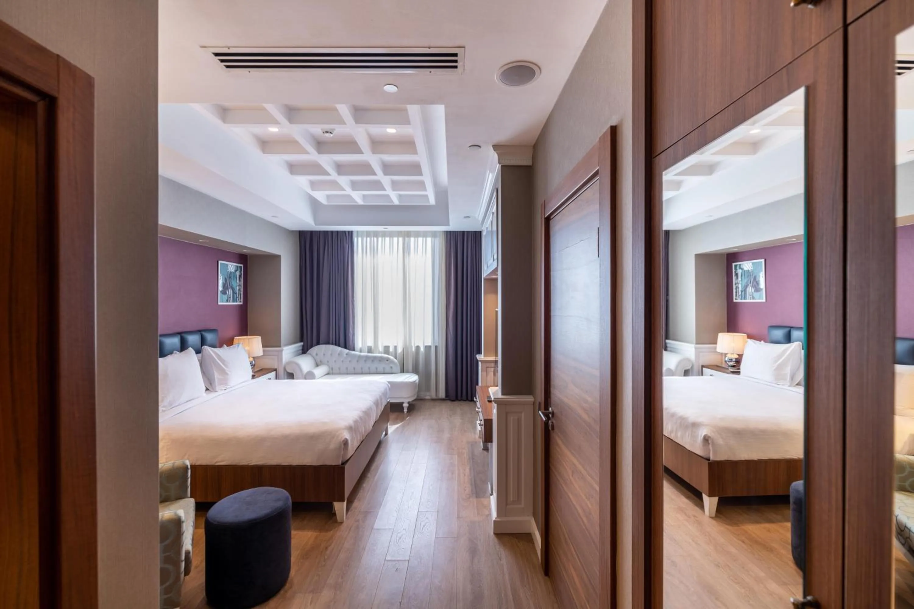 TV and multimedia, Bed in Questa Thermal & Spa Hotel