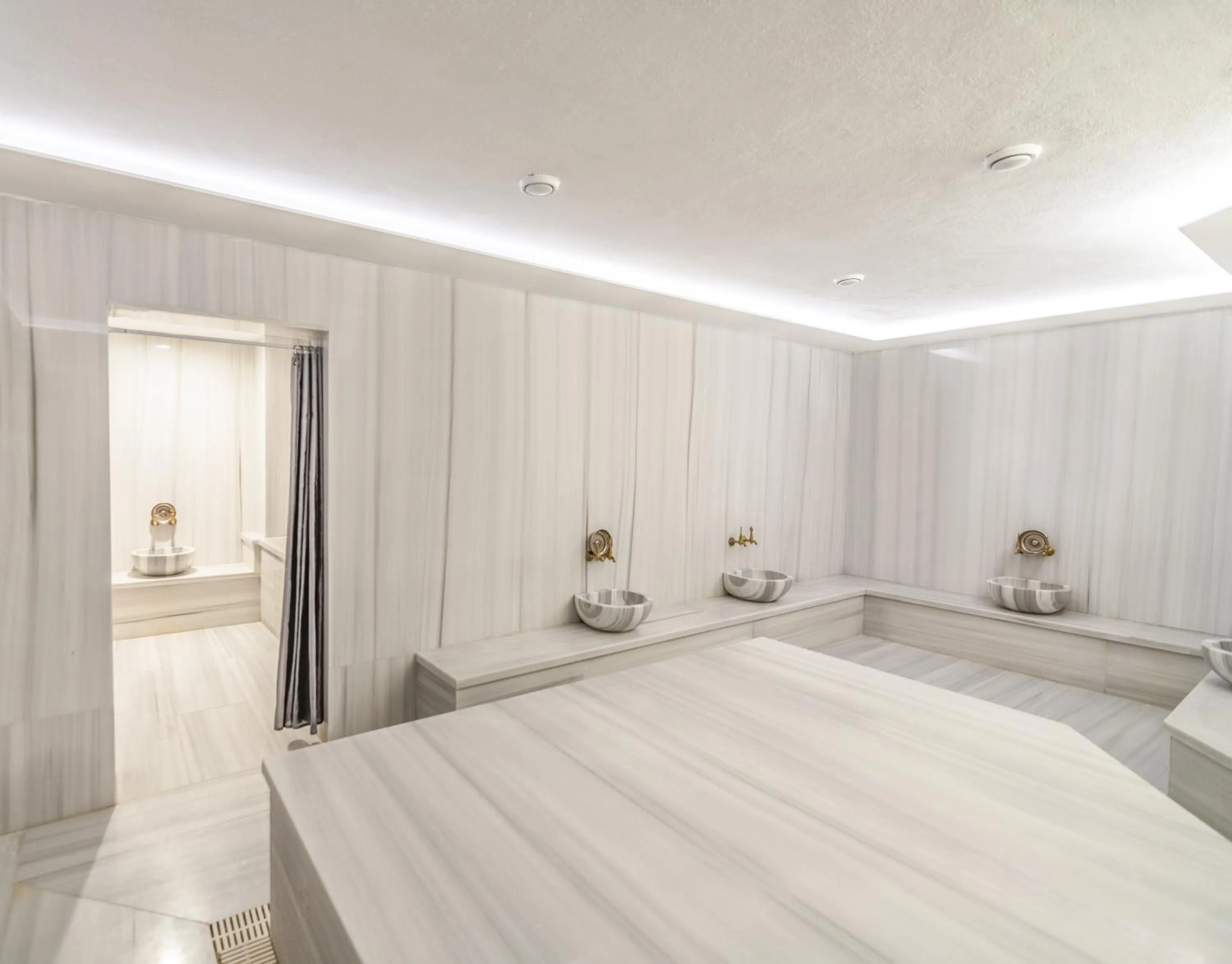 Open Air Bath, Bed in Questa Thermal & Spa Hotel