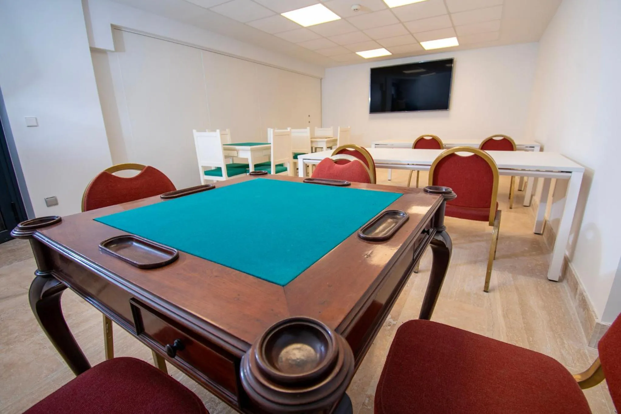 Communal lounge/ TV room in Ekilibrio Hotel & Apart-Suites