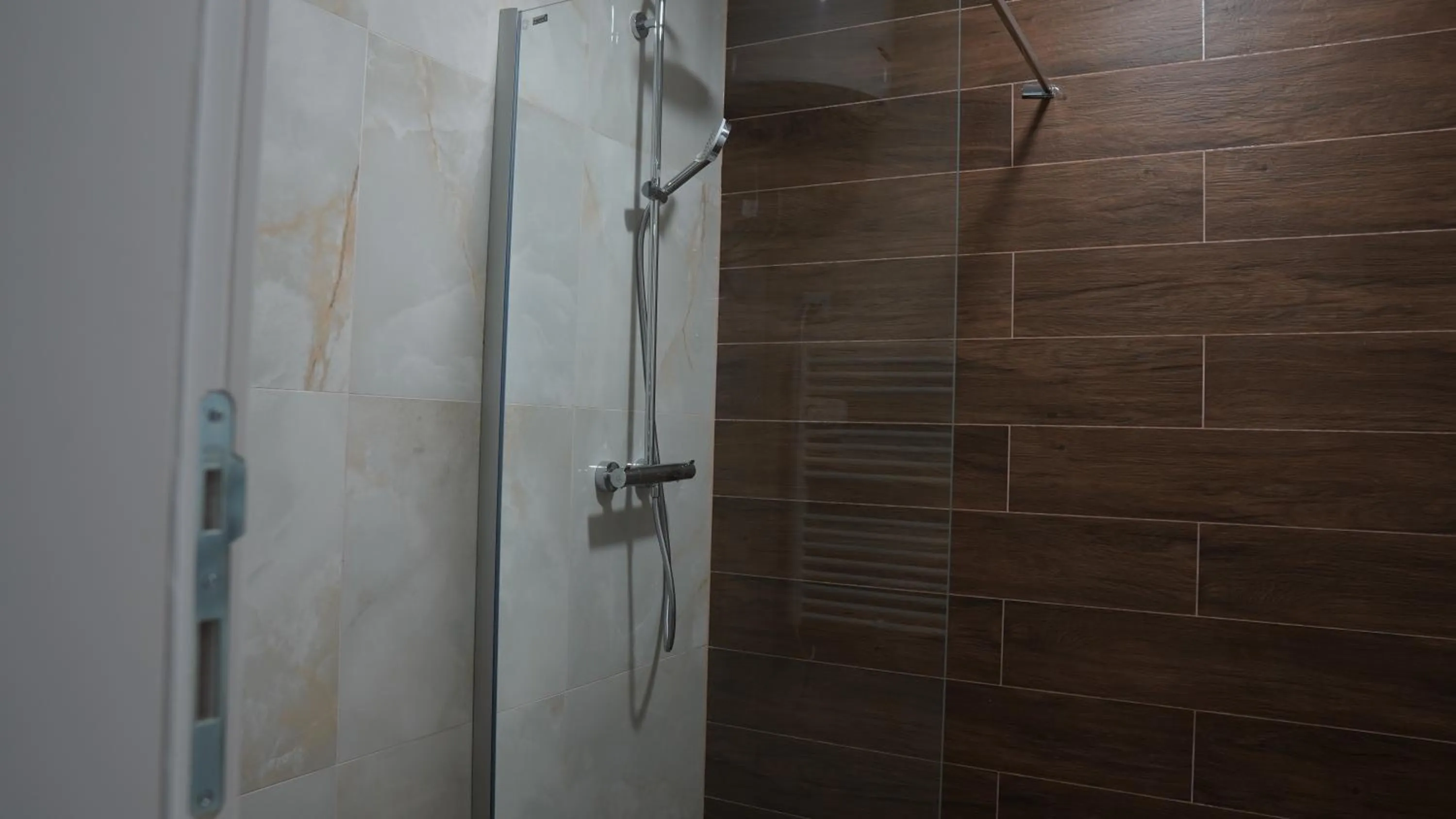 Shower in Snjezna Dolina Resort - Jahorina