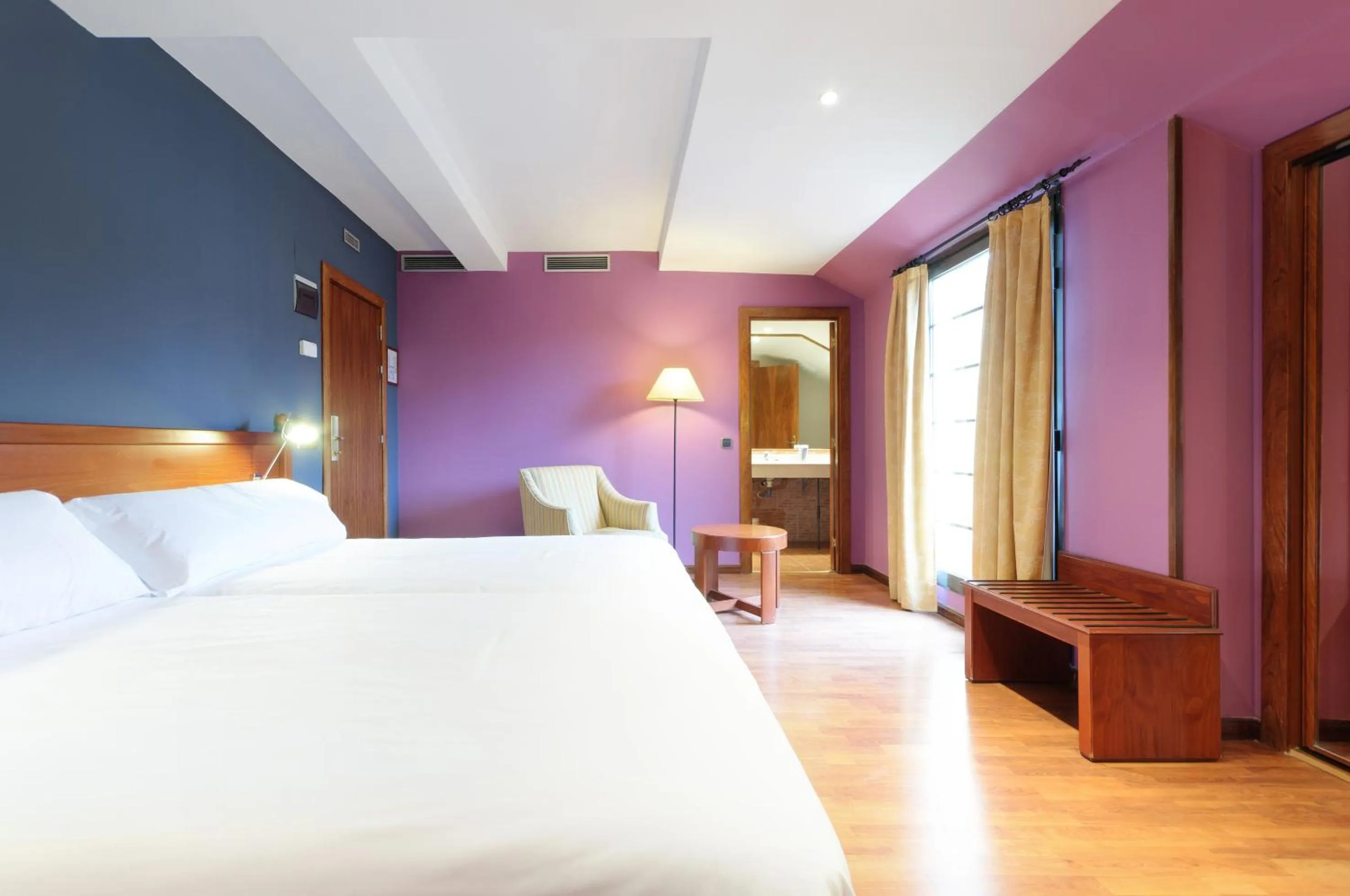 Bedroom, Bed in Segovia Sierra de Guadarrama