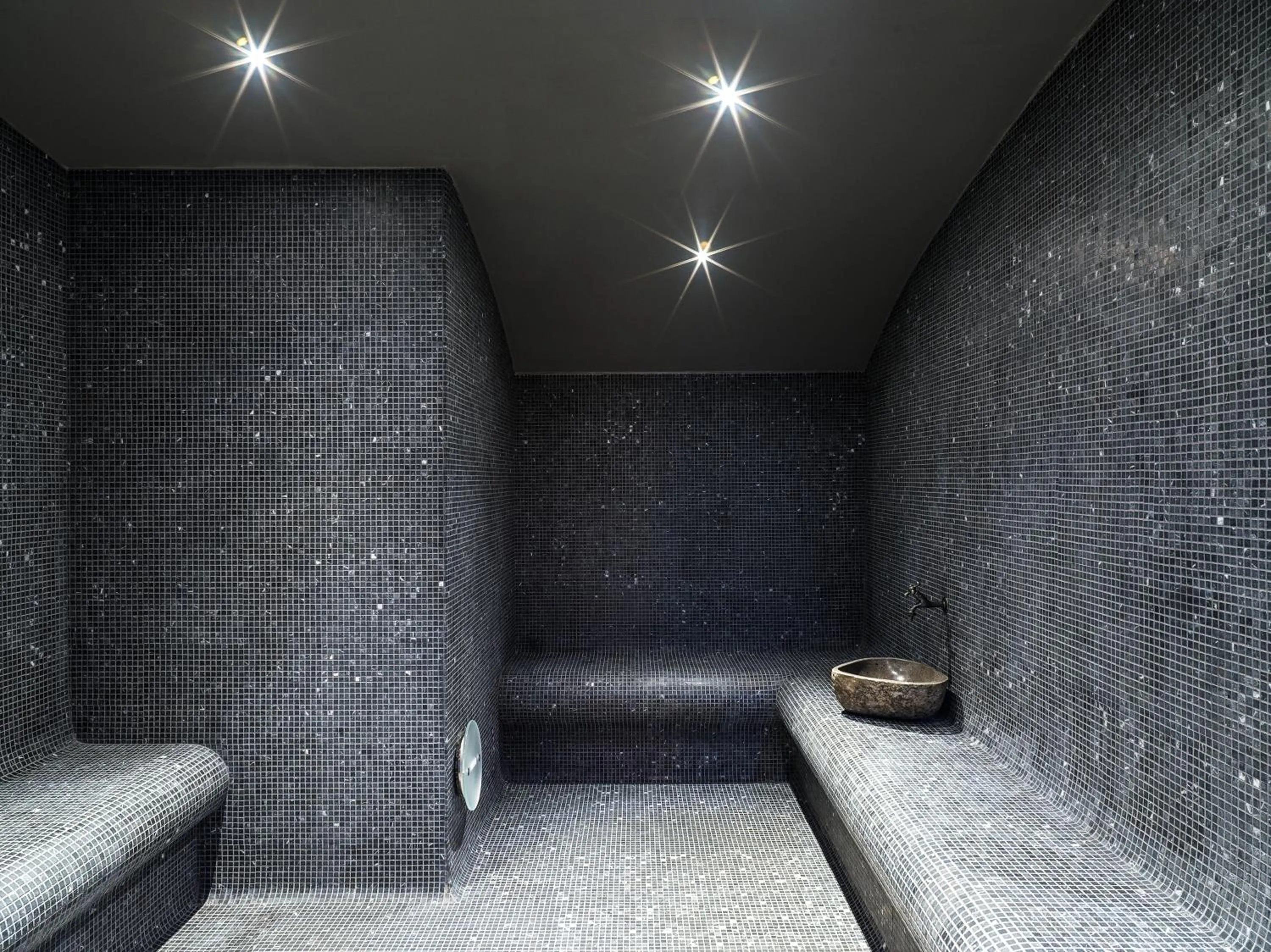 Spa and wellness centre/facilities in NYX Esperia Palace Hotel Athens by Leonardo Hotels