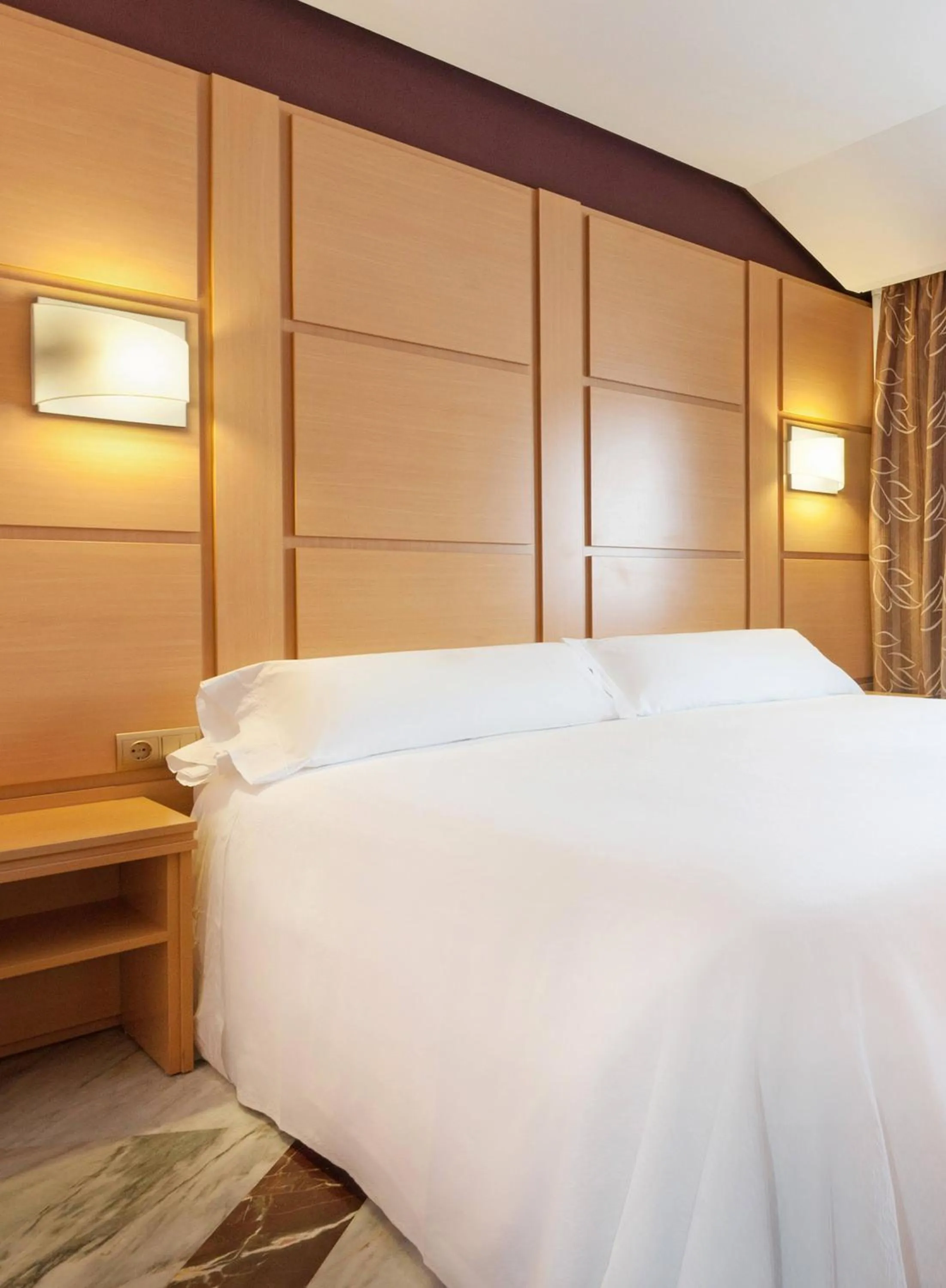 Bed in Hotel Puertollano