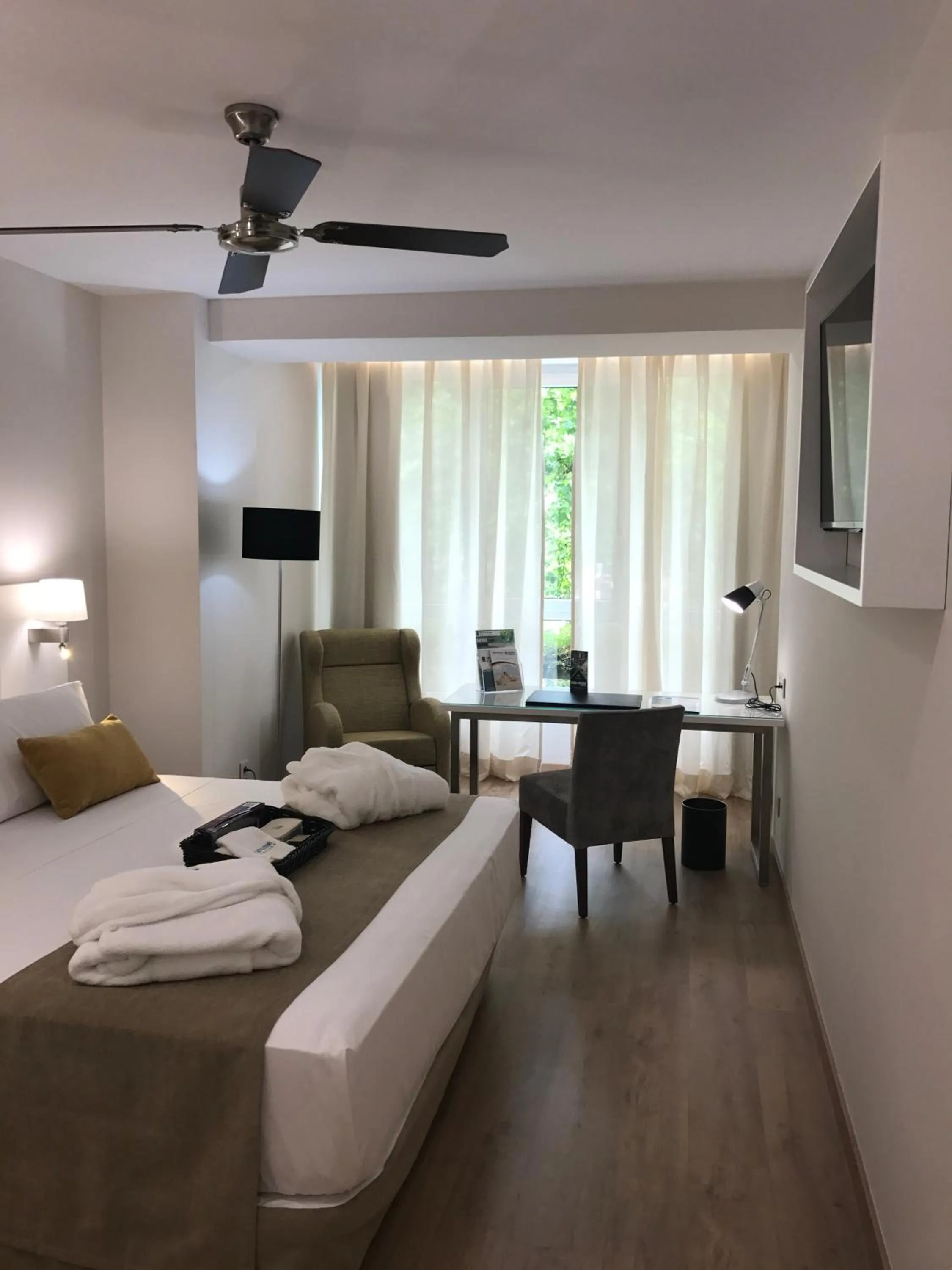 TV and multimedia, Bed in Senator Barajas