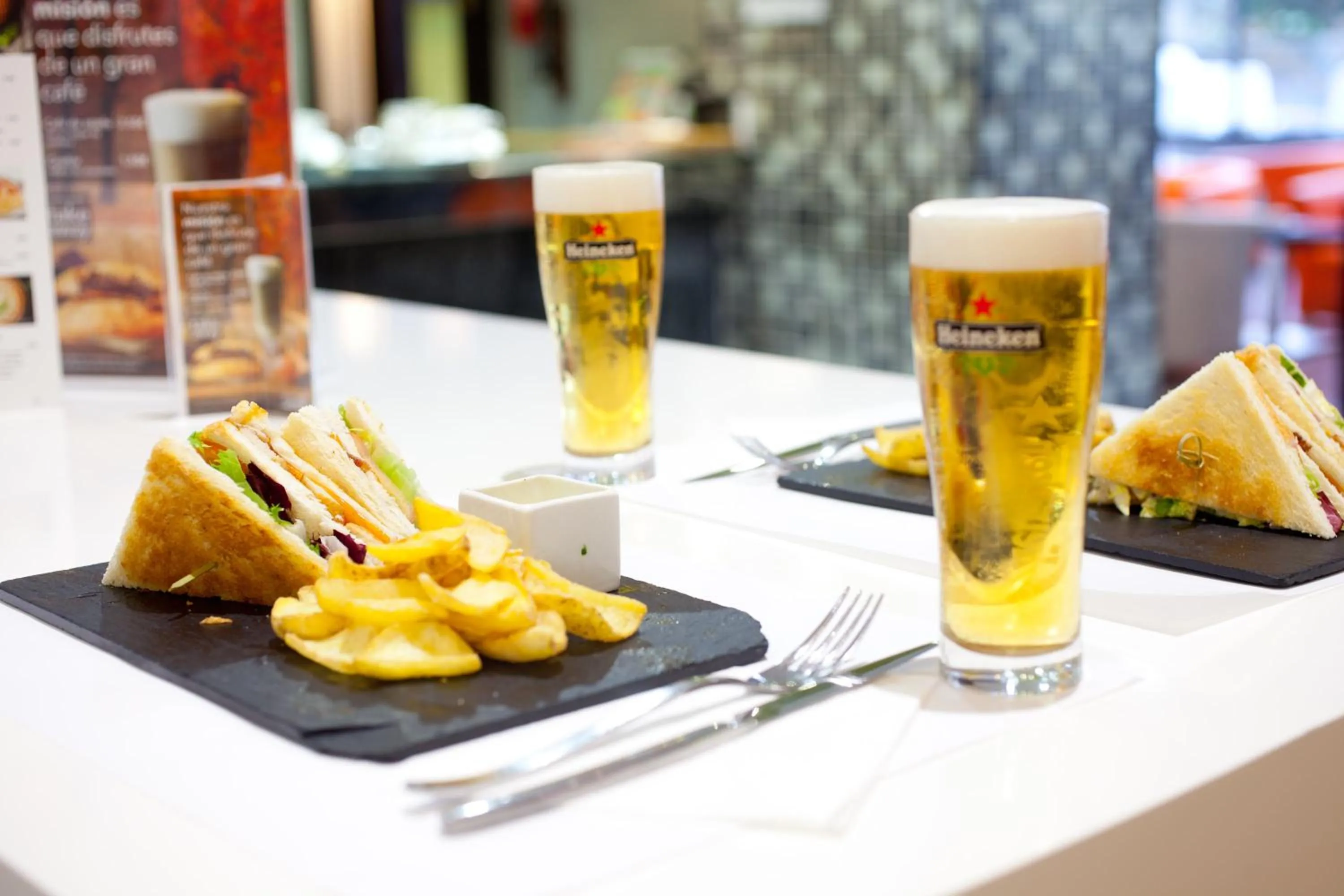 Food and drinks in Senator Barajas