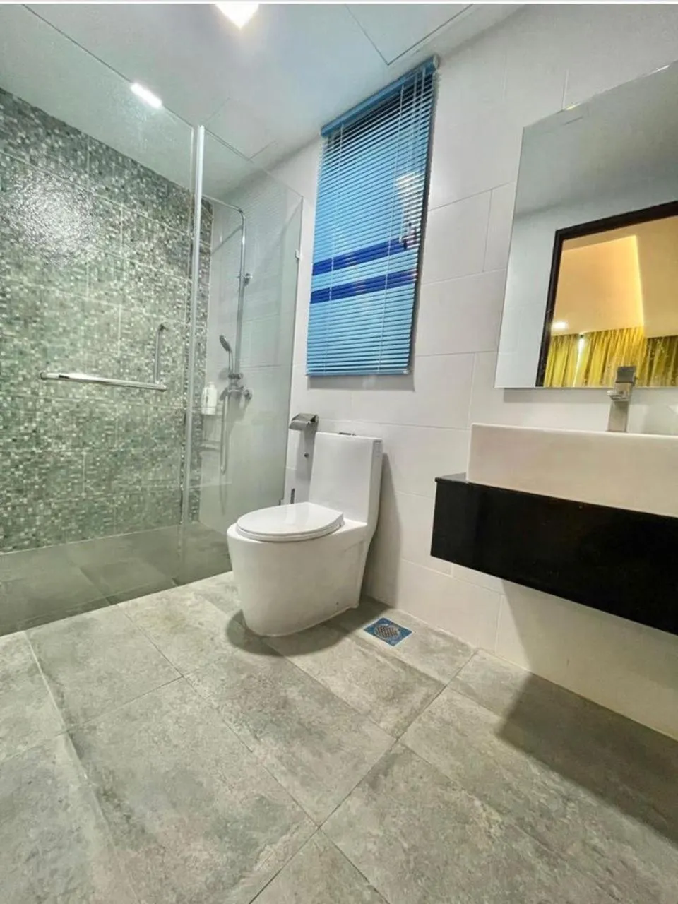 VIVACITY JAZZ 4 SUITES , 2-8PAx 2CARD LEVEL 12