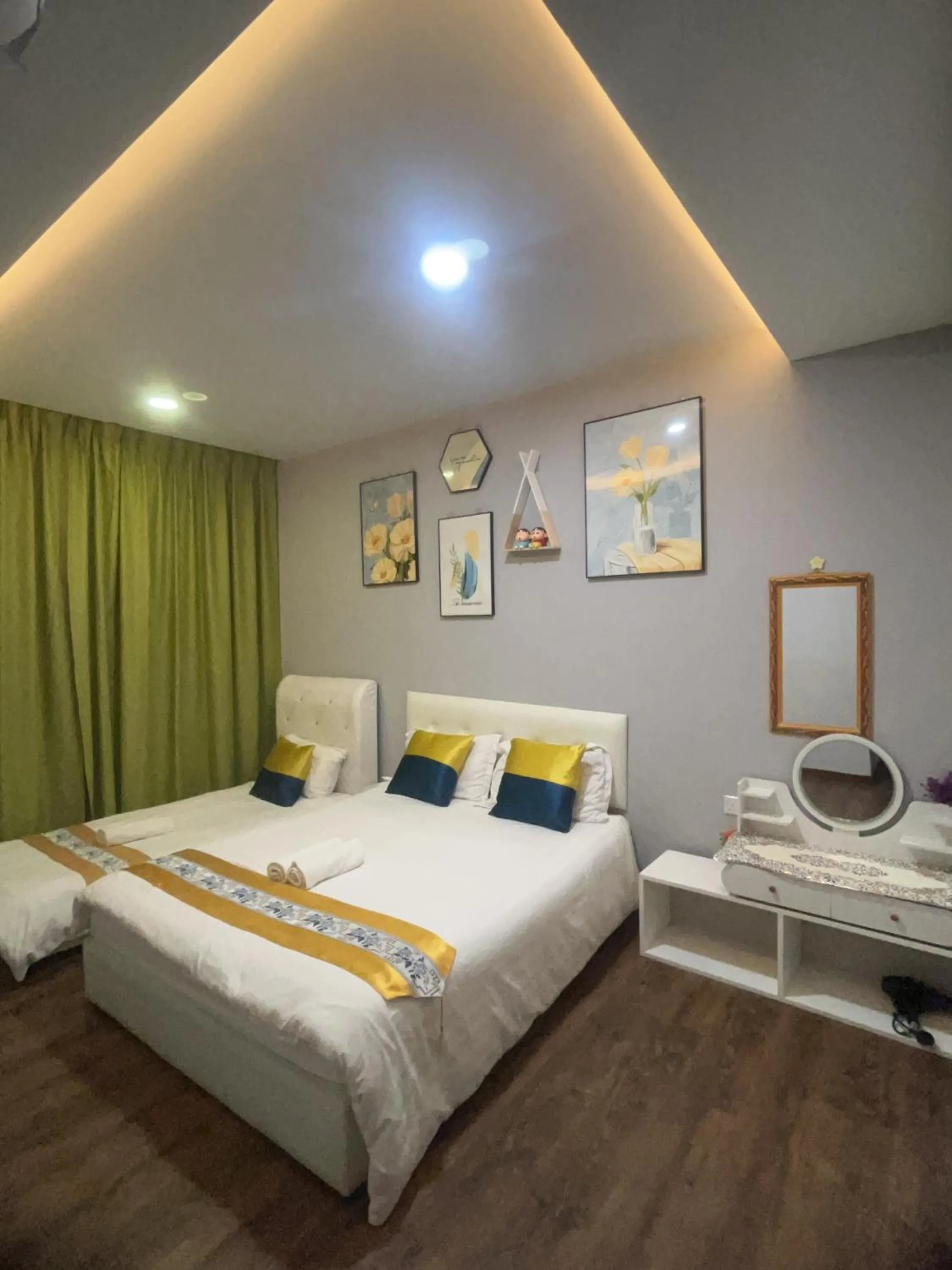 Bed in VIVACITY JAZZ 4 SUITES , 2-8PAx 2CARD LEVEL 12