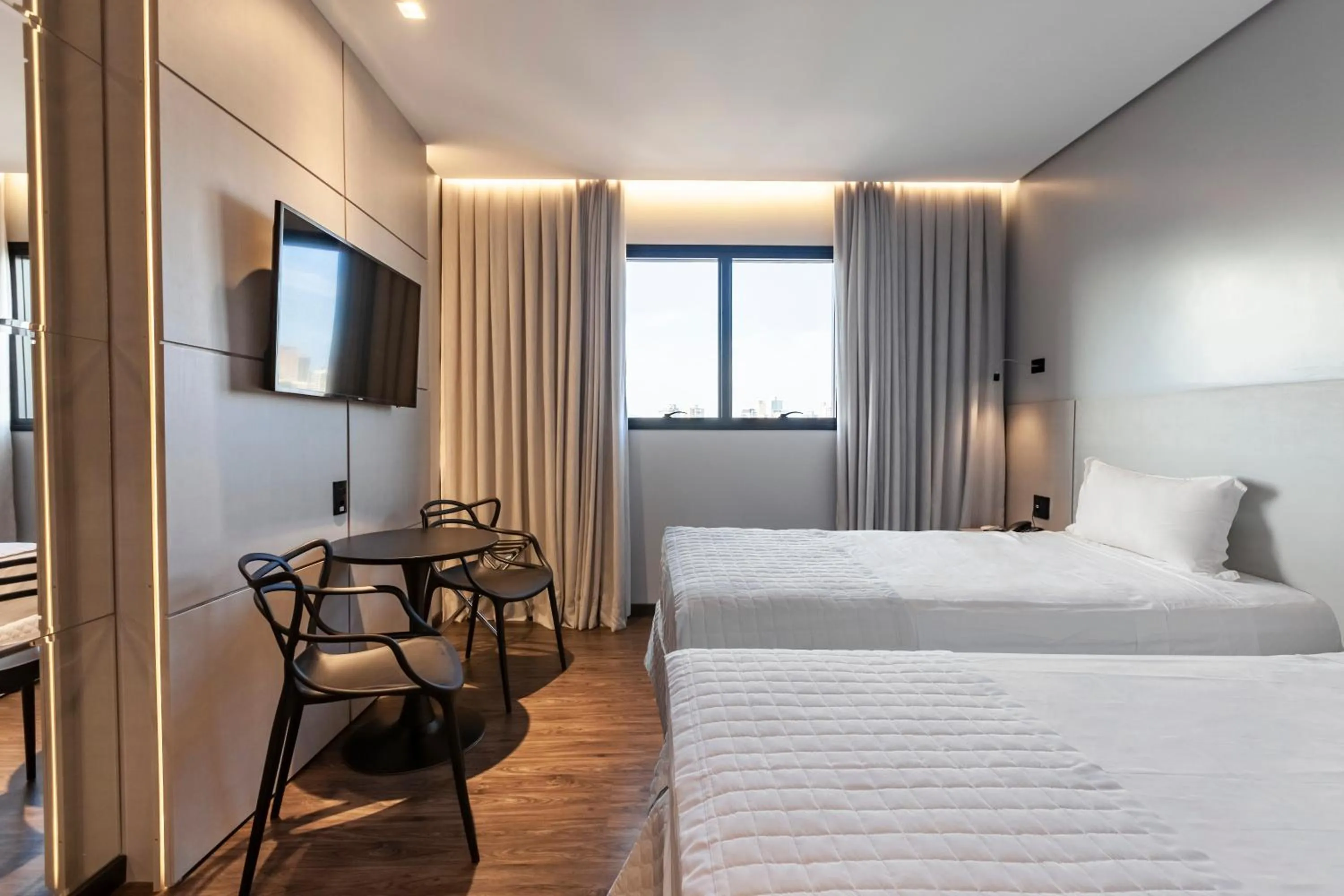 Photo of the whole room, Bed in Intercity Itapema