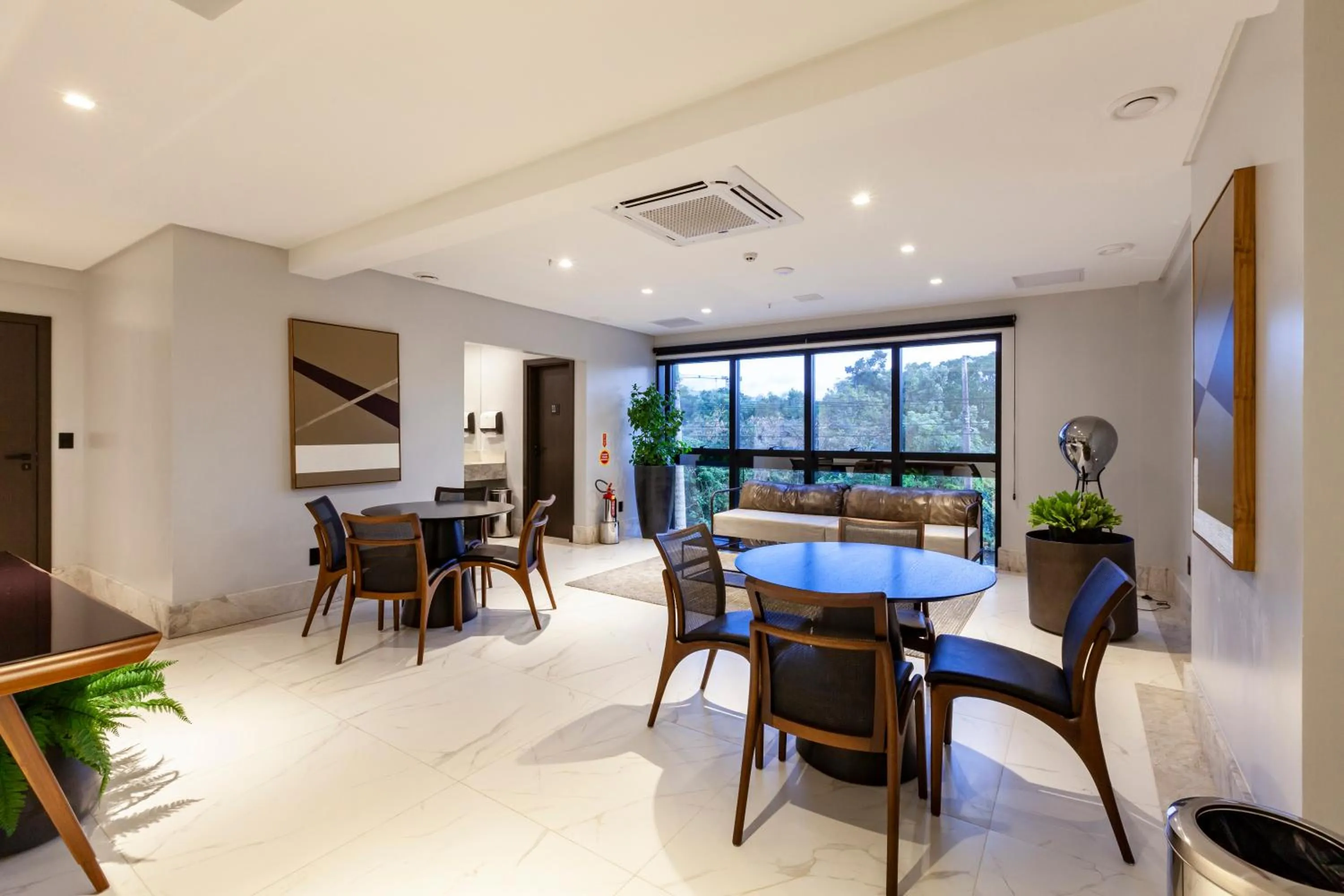 Communal lounge/ TV room in Intercity Itapema