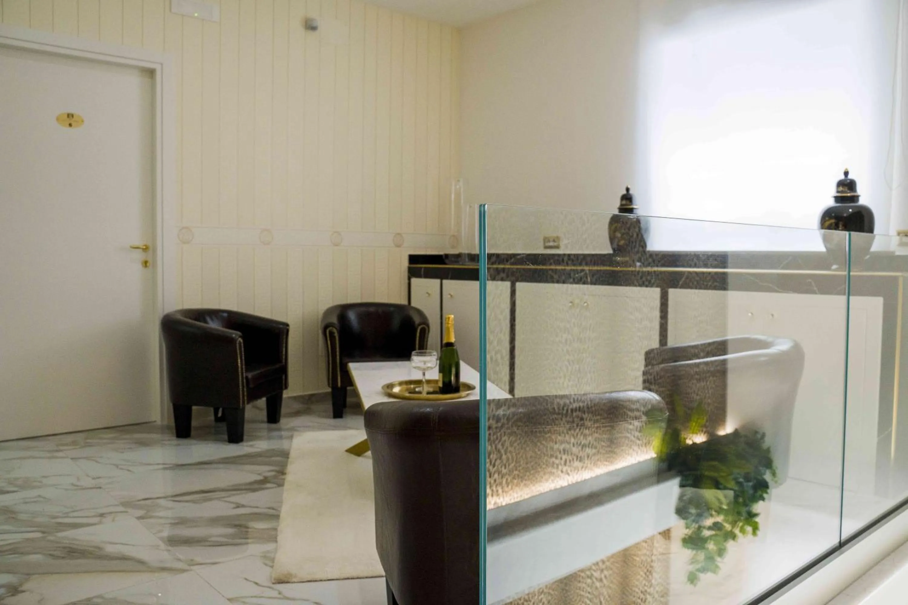 Lounge or bar in EF LUXURY LIVING RESORT AND SPA